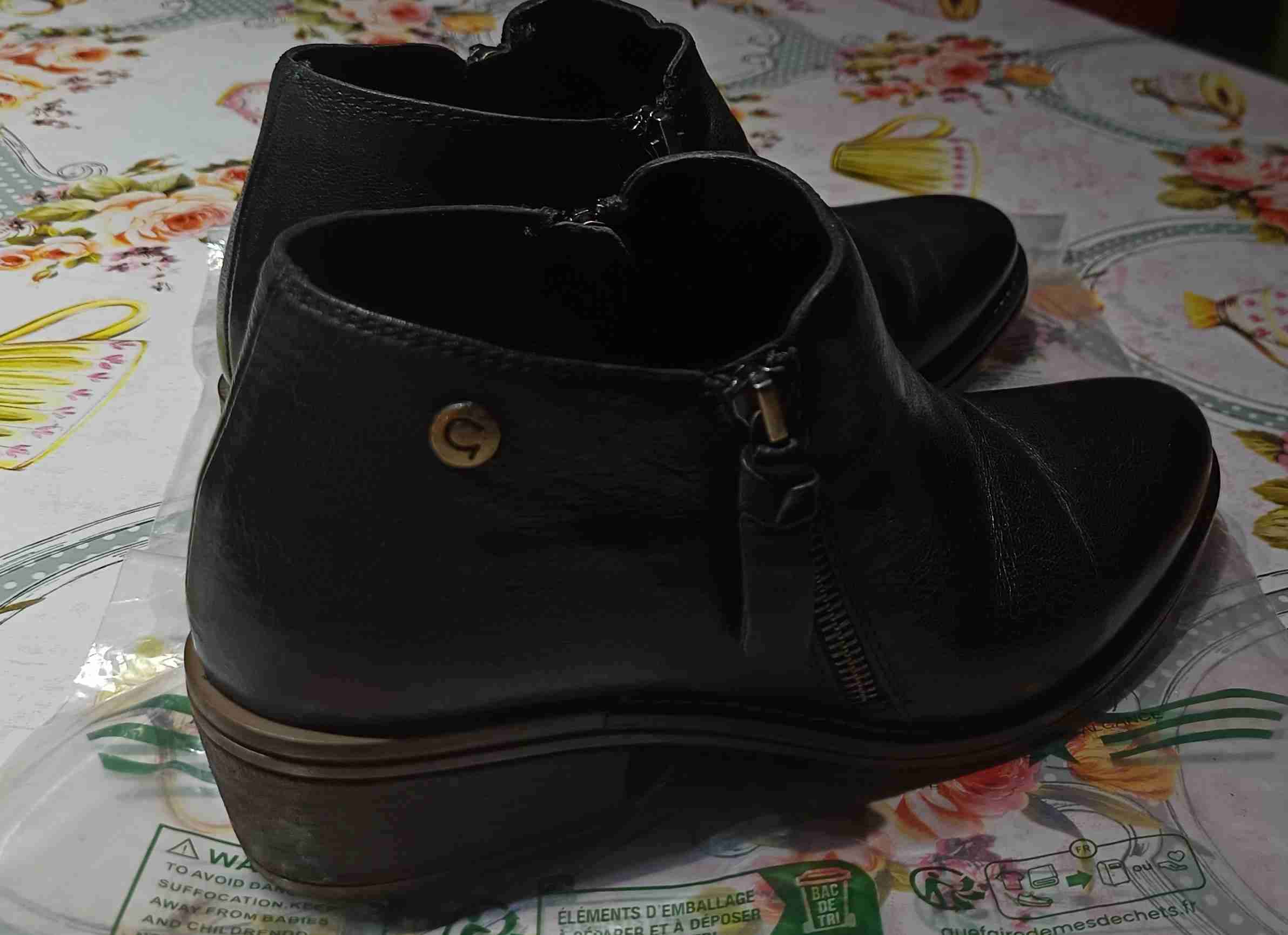 Botines negros de cuero