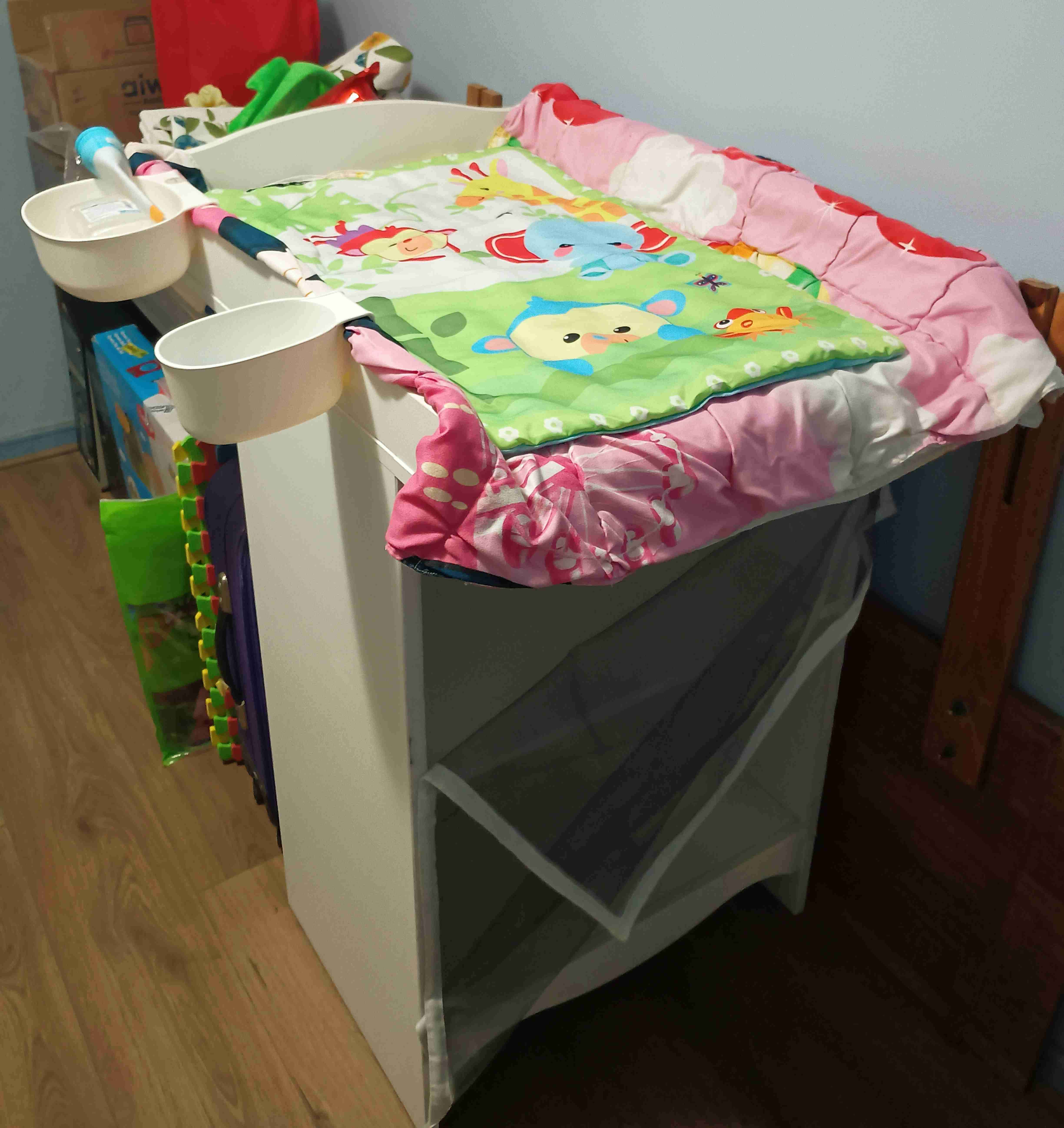 Mudador para bebé con estantes y cuna - 1