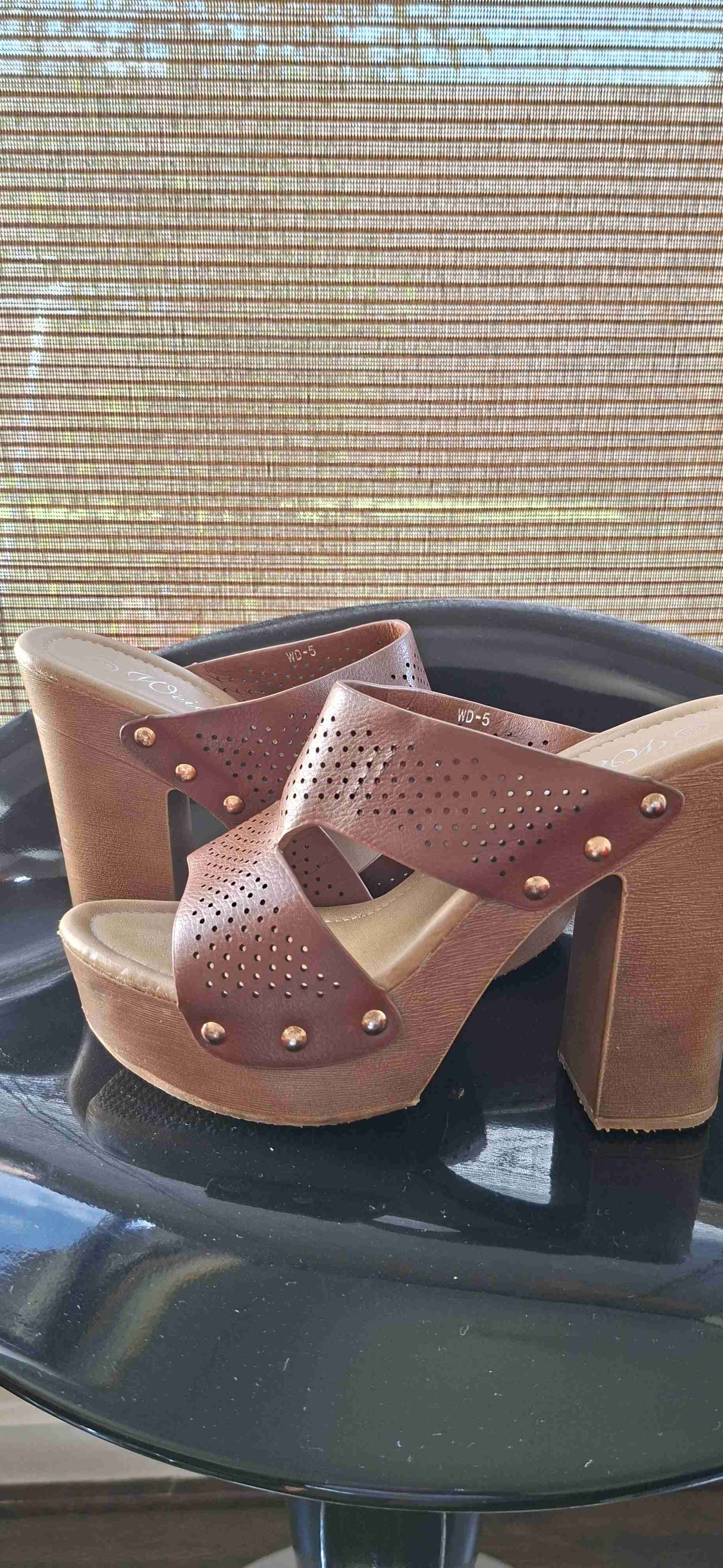 Sandalias Weide marrón perforadas - miniatura 2