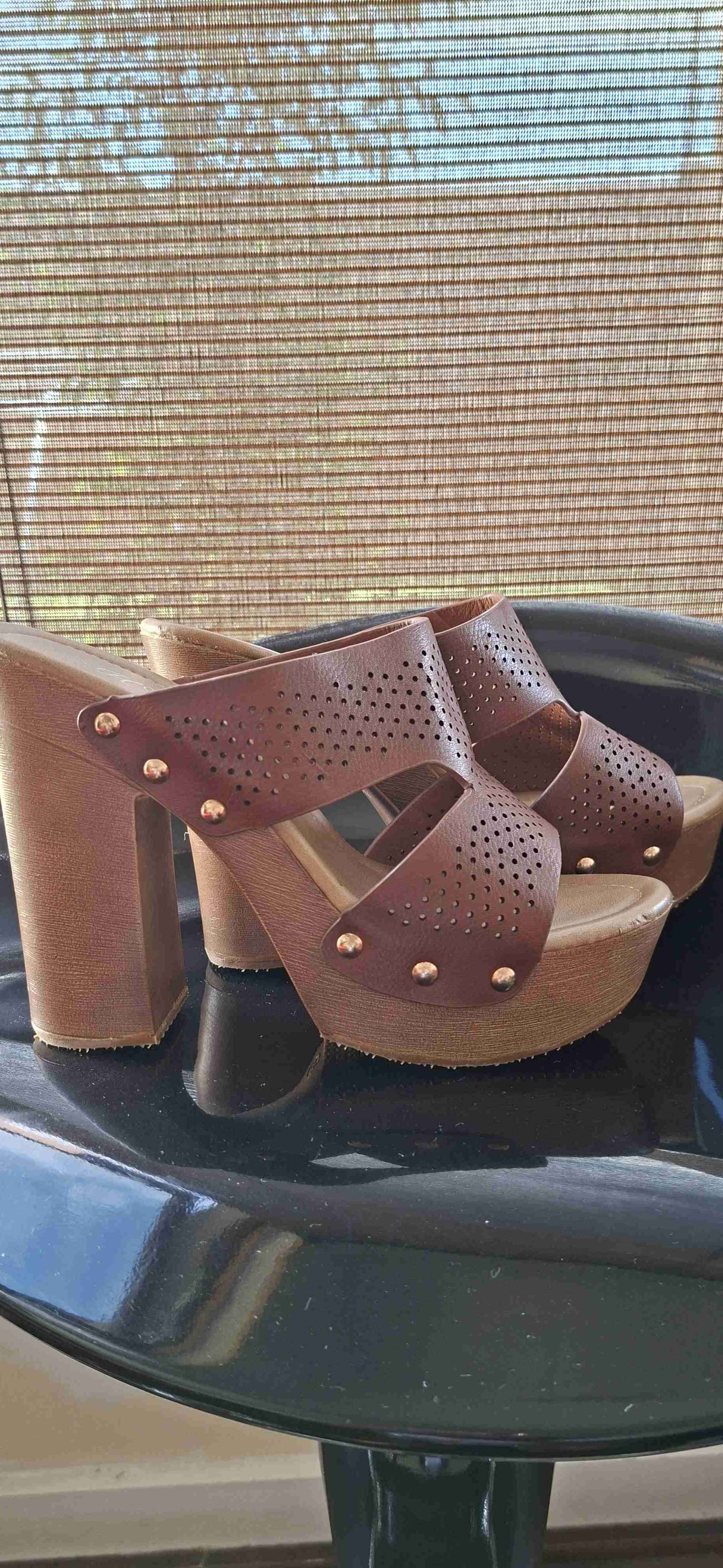 Sandalias Weide marrón perforadas - miniatura 4