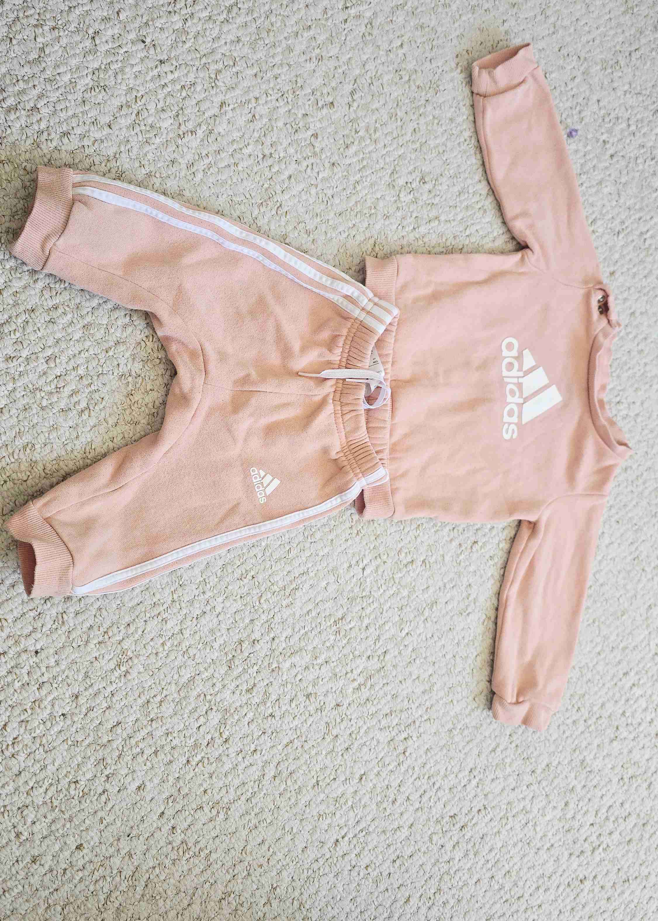 Conjunto bebé Adidas rosado