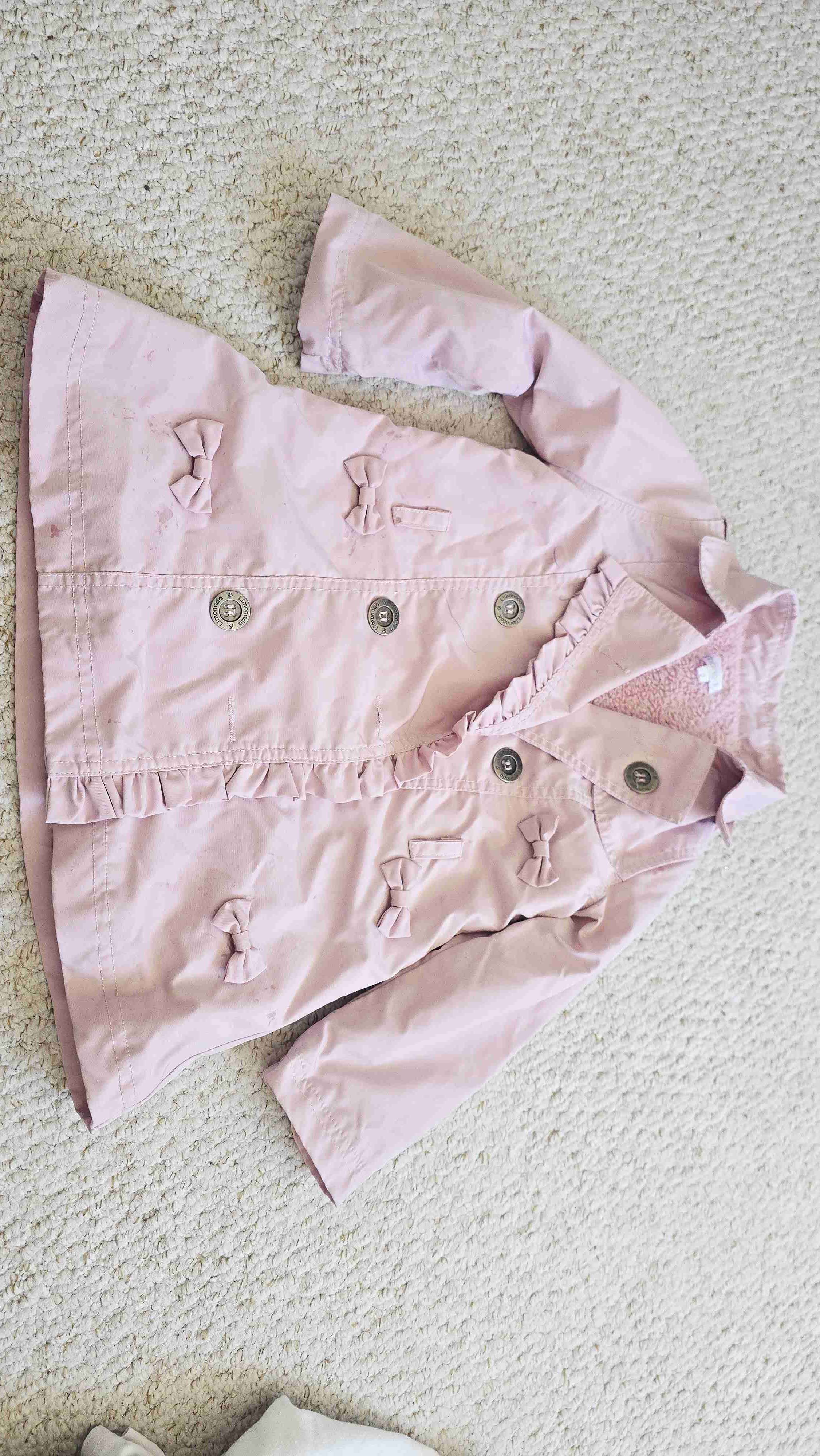 Abrigo infantil rosado con lazos. Limonada - miniatura 2