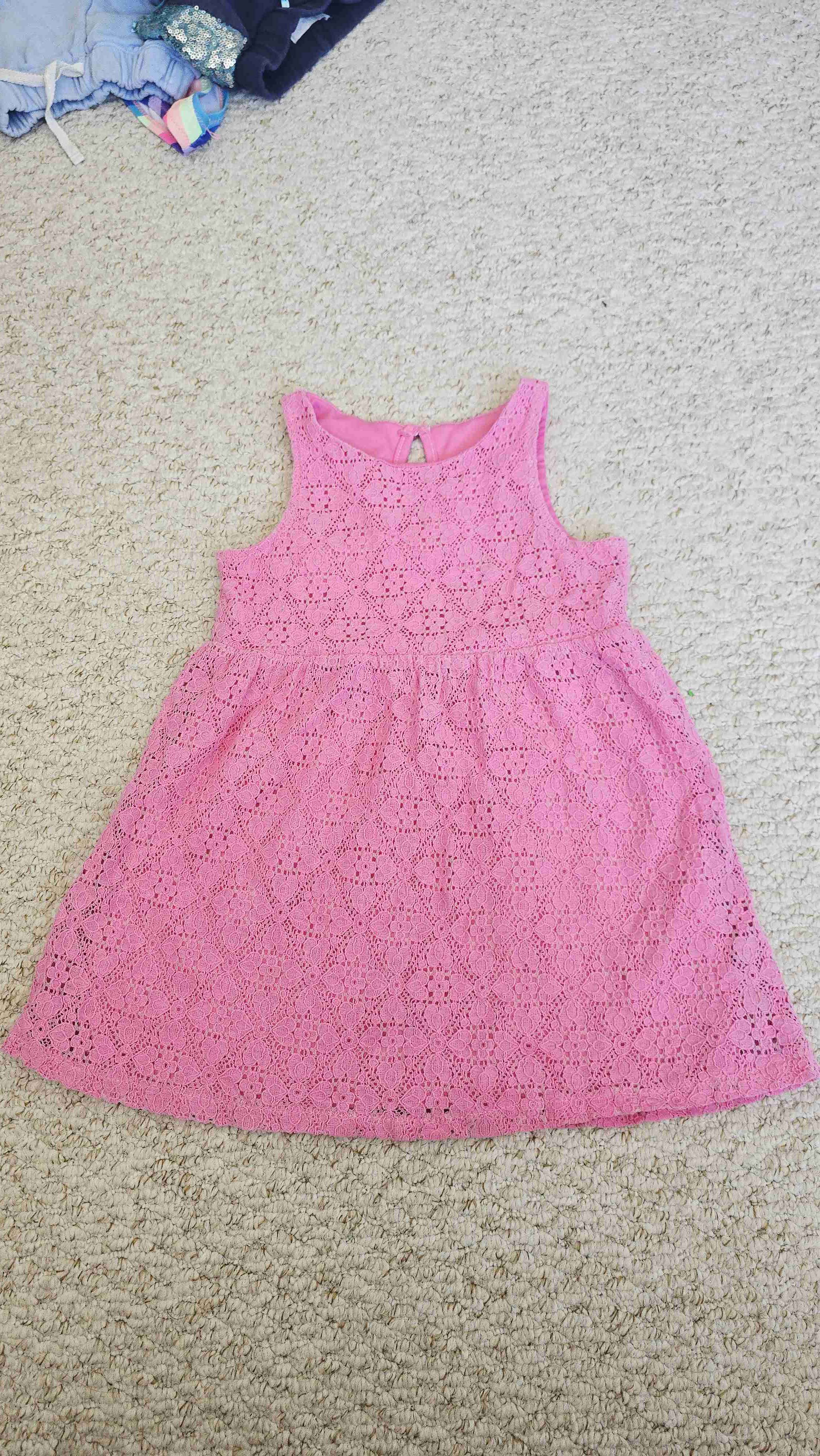 Vestido rosado para niña. H&M