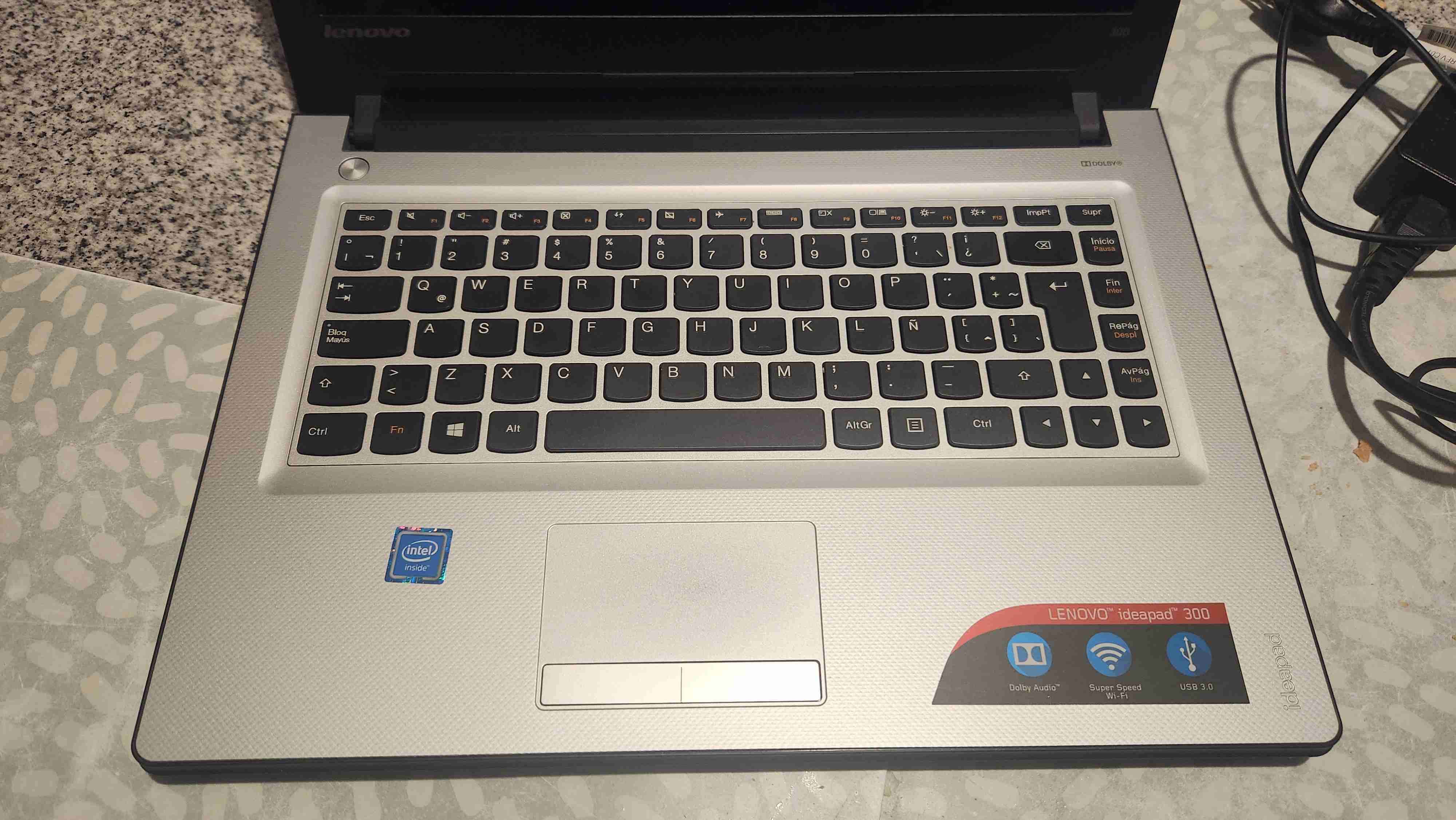 Notebook Lenovo en buen estado - miniatura 3