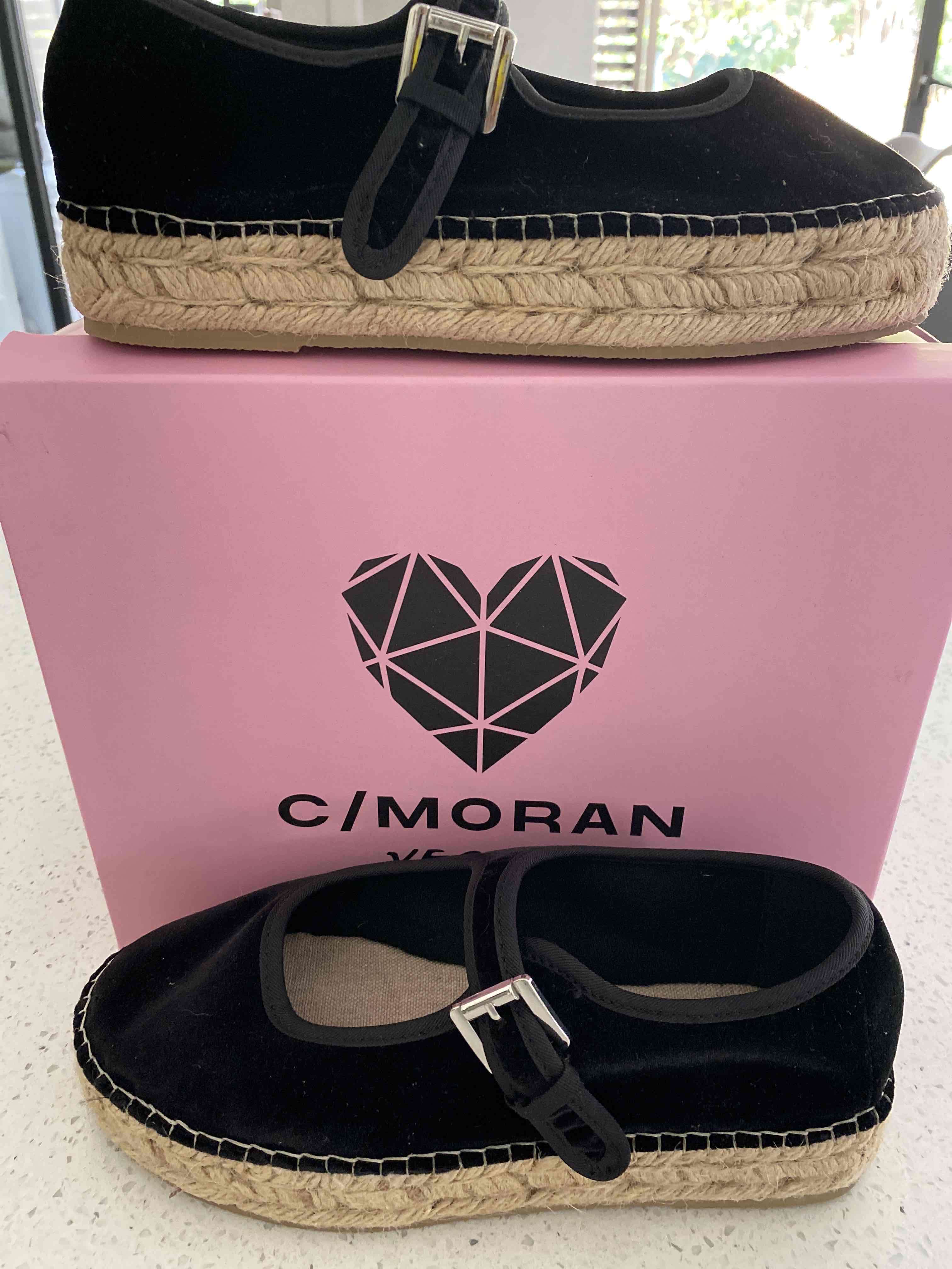 Alpargatas negras C/MORAN nuevas 37 - 1