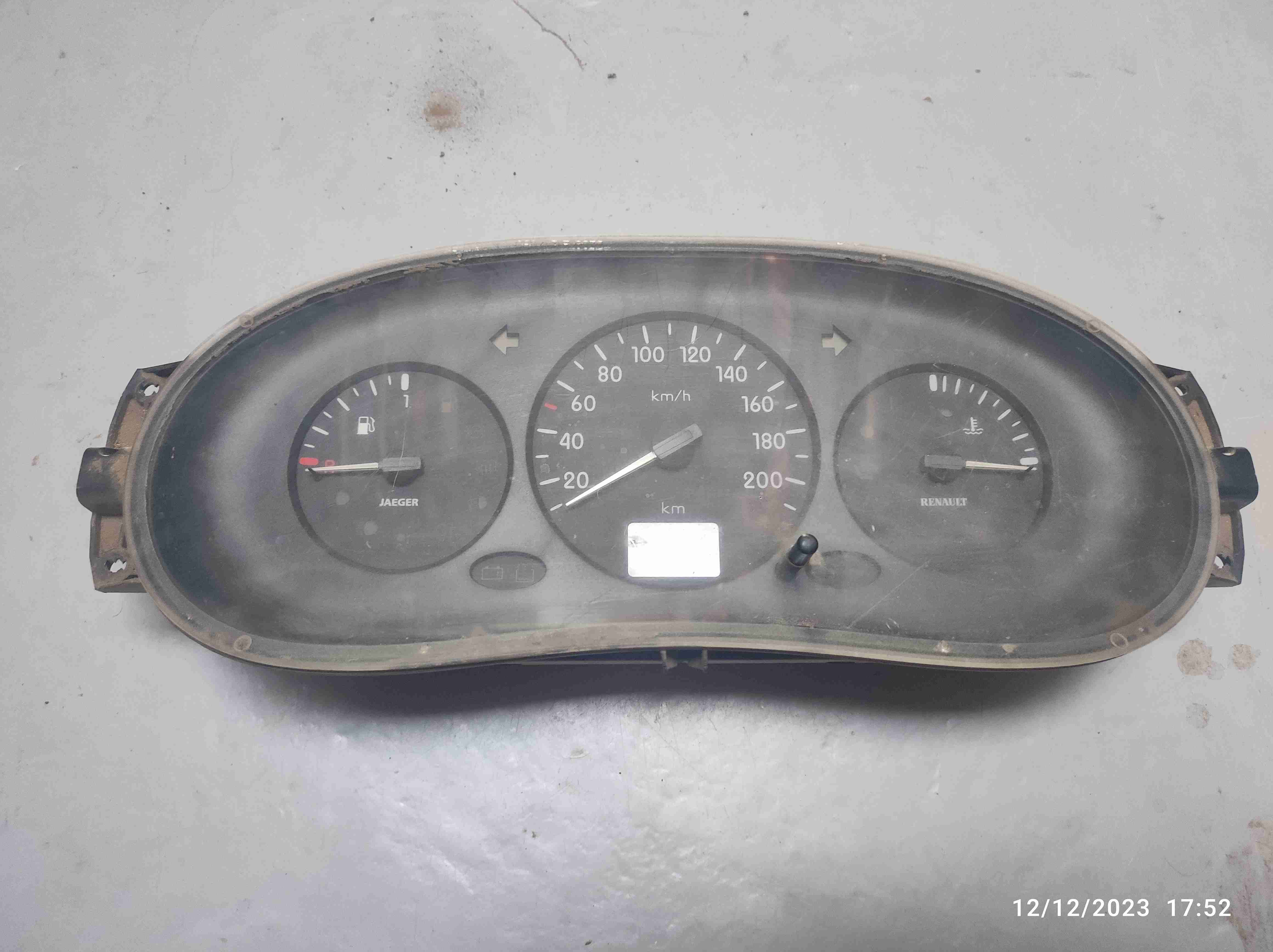 Panel de instrumentos Renault Kangoo 1.9 - miniatura 2