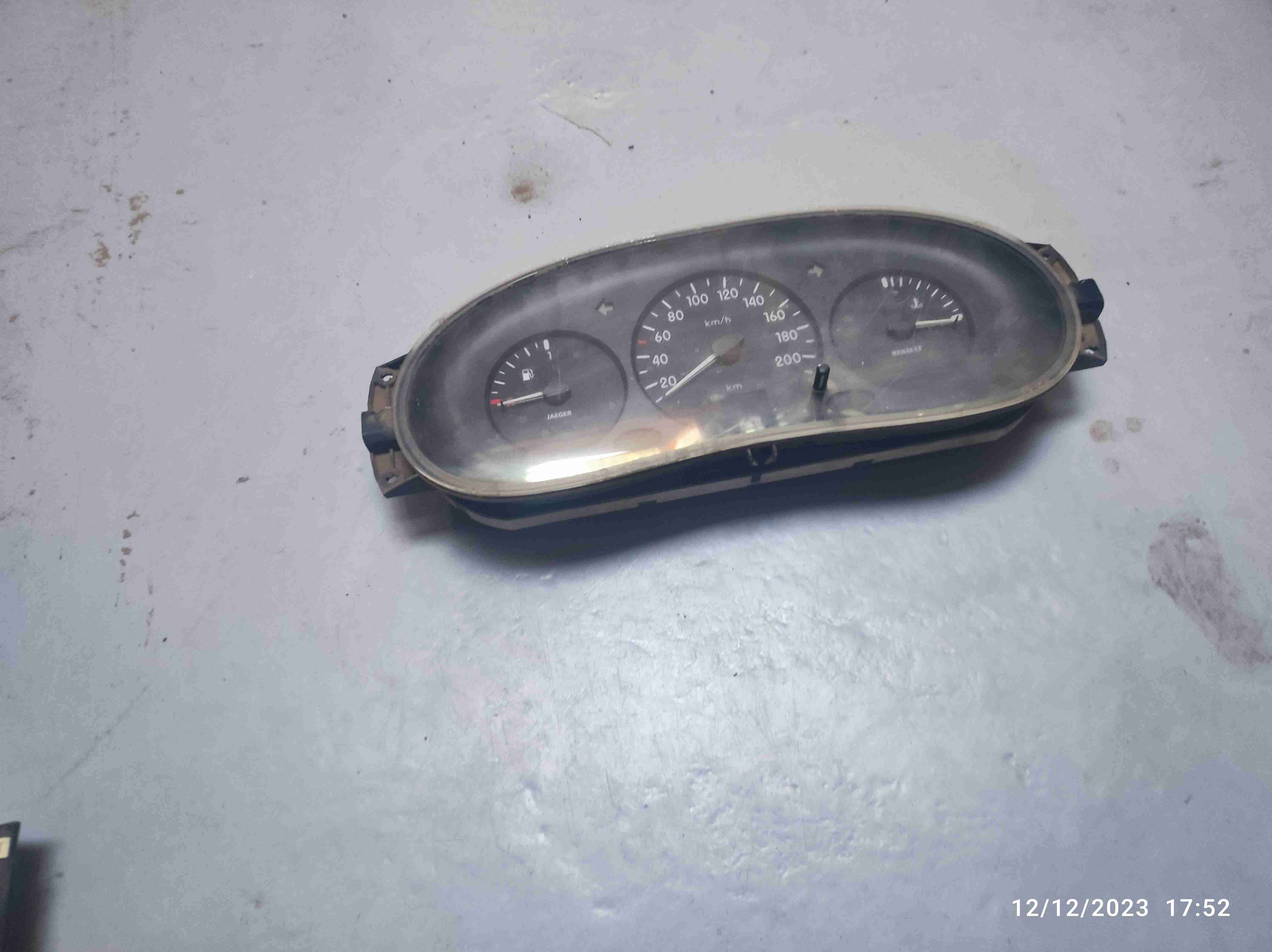 Panel de instrumentos Renault Kangoo 1.9 - miniatura 3