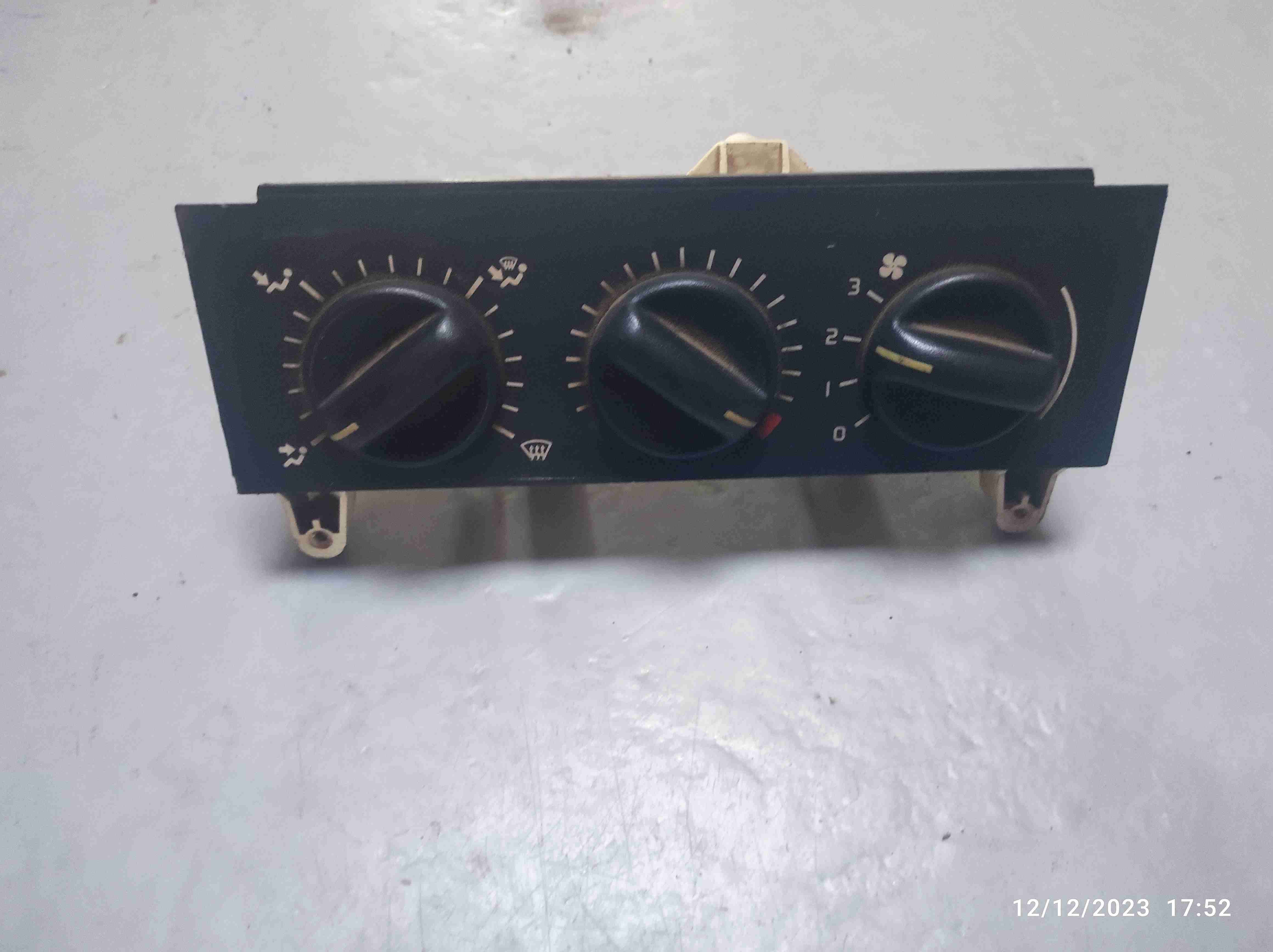 Comando de calefacción Renault Kangoo 1.9 - 3