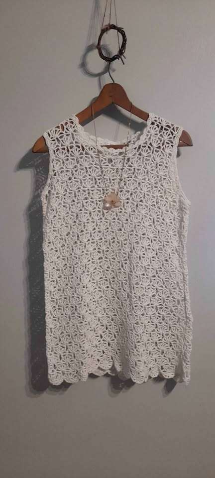 Blusa de crochet blanca - miniatura 1