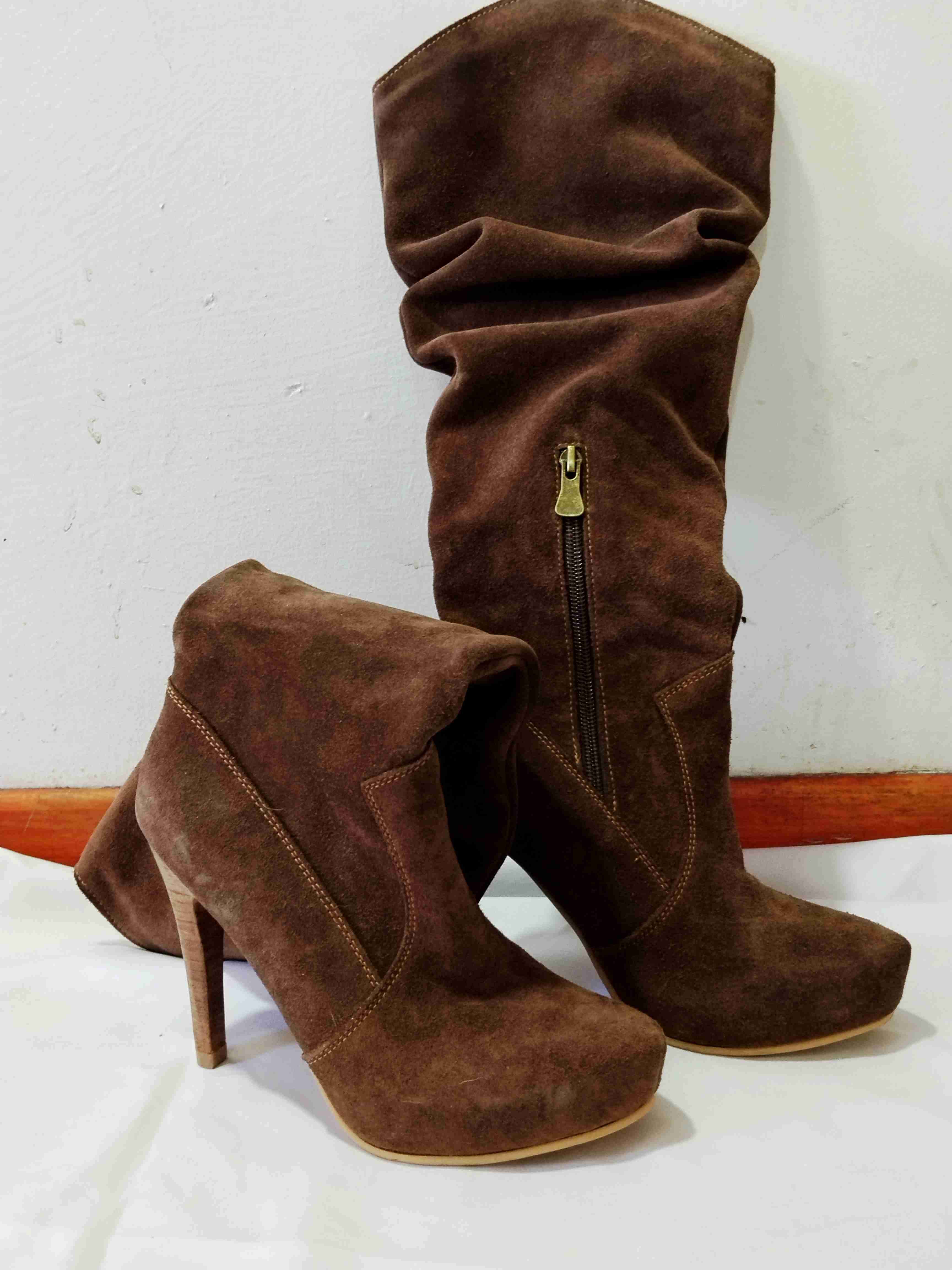 Botas de cuero reno color cafe