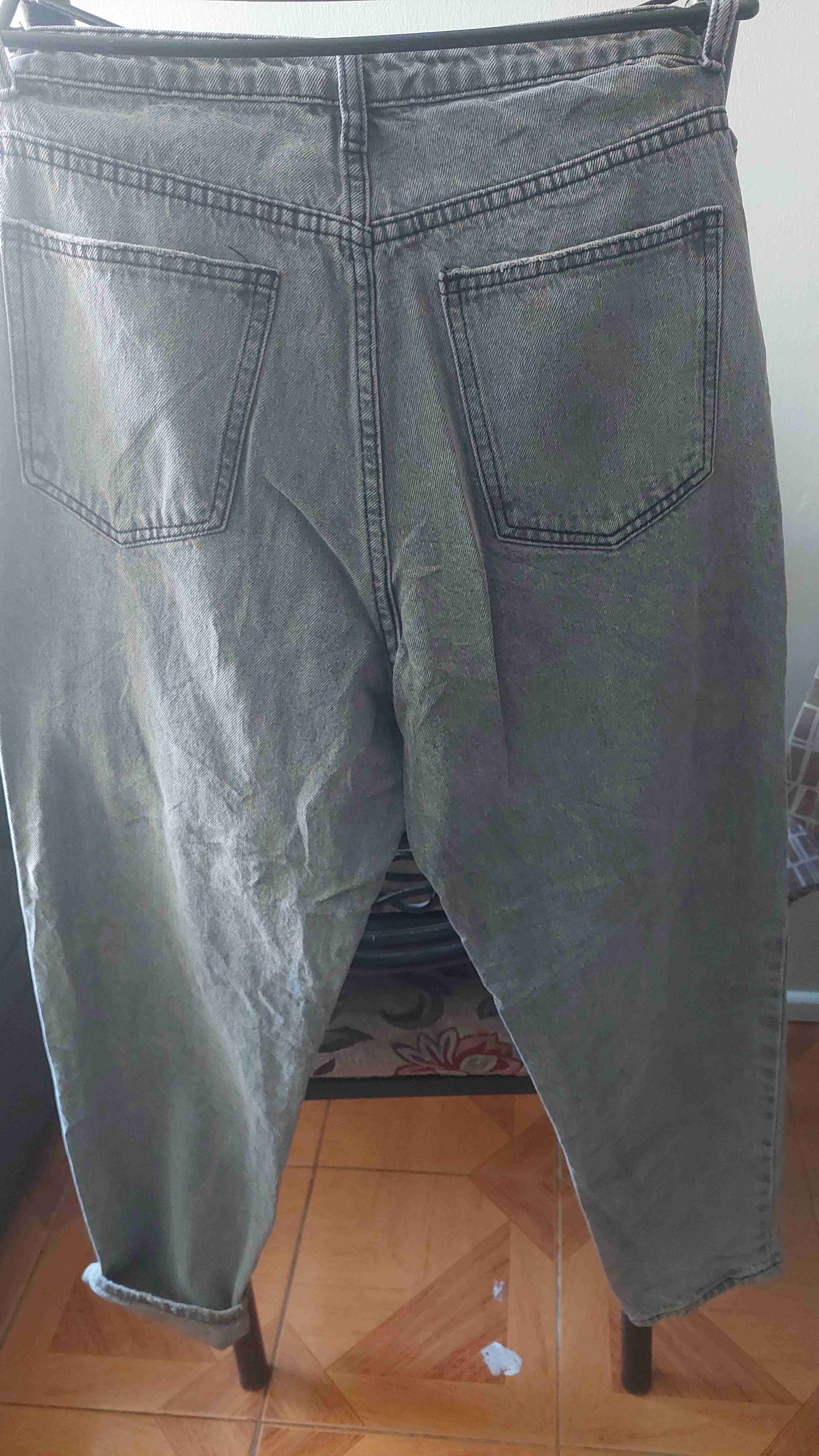 Jeans gris MARCA PRETTYLITTLEHING - 3