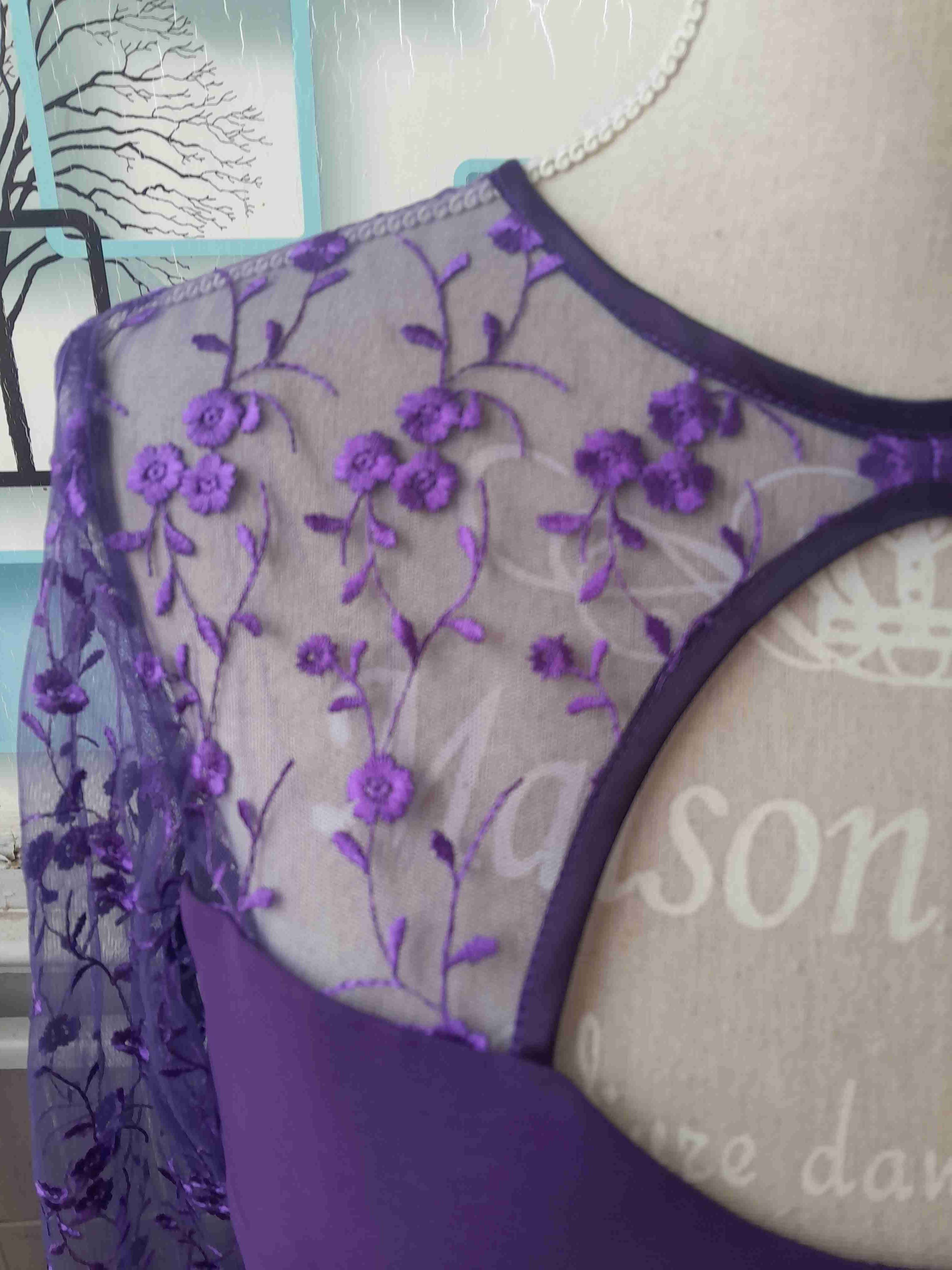 Vestido morado con encaje floral - 4