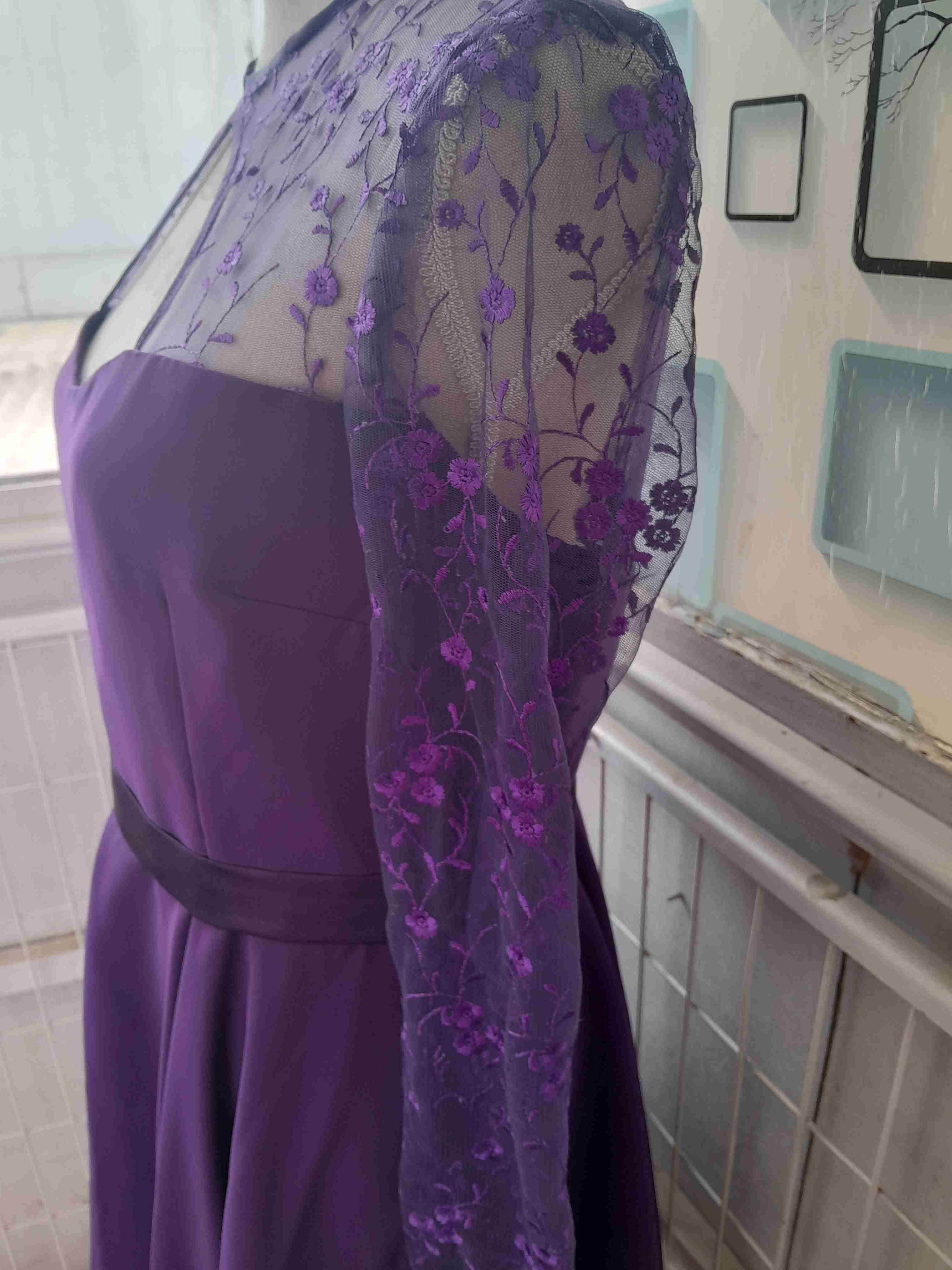 Vestido morado con encaje floral - 5