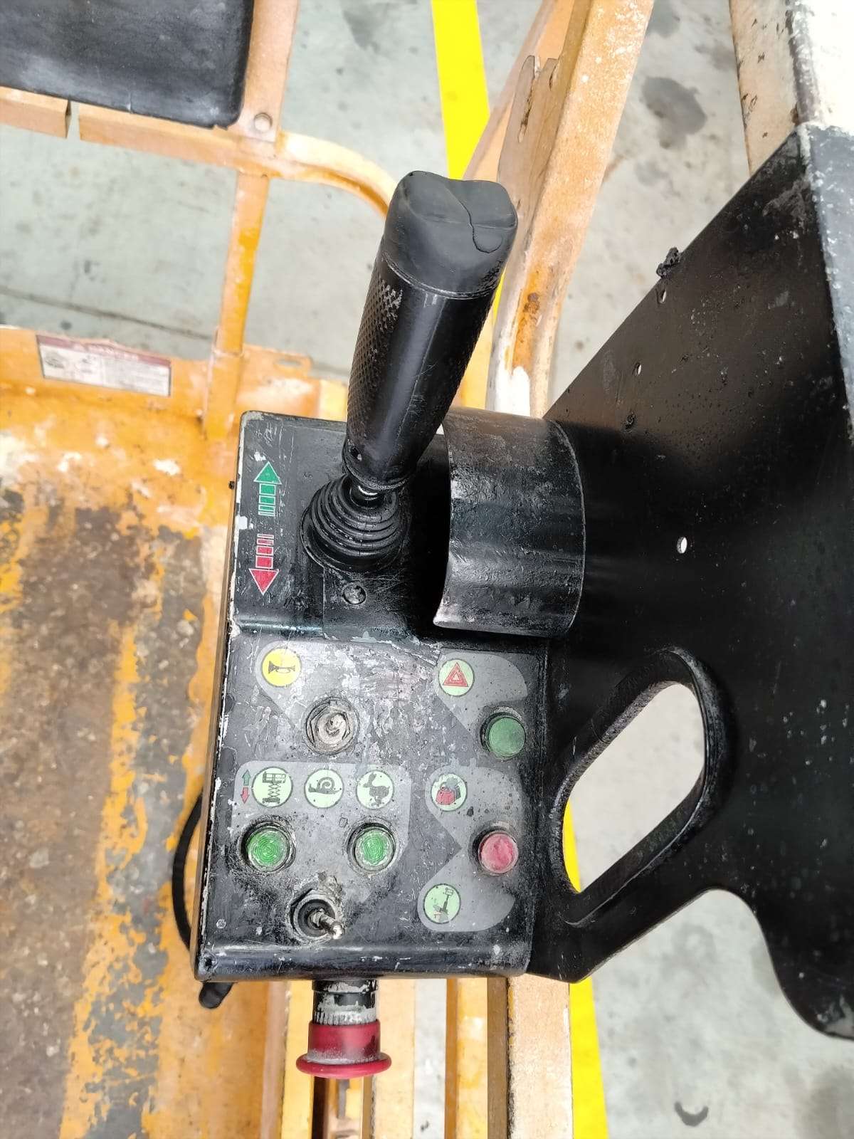 Plataforma Tijera Eléctrica Haulotte 1930E – Año 2 - miniatura 3