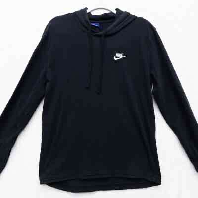 Polerón negro Nike con capucha