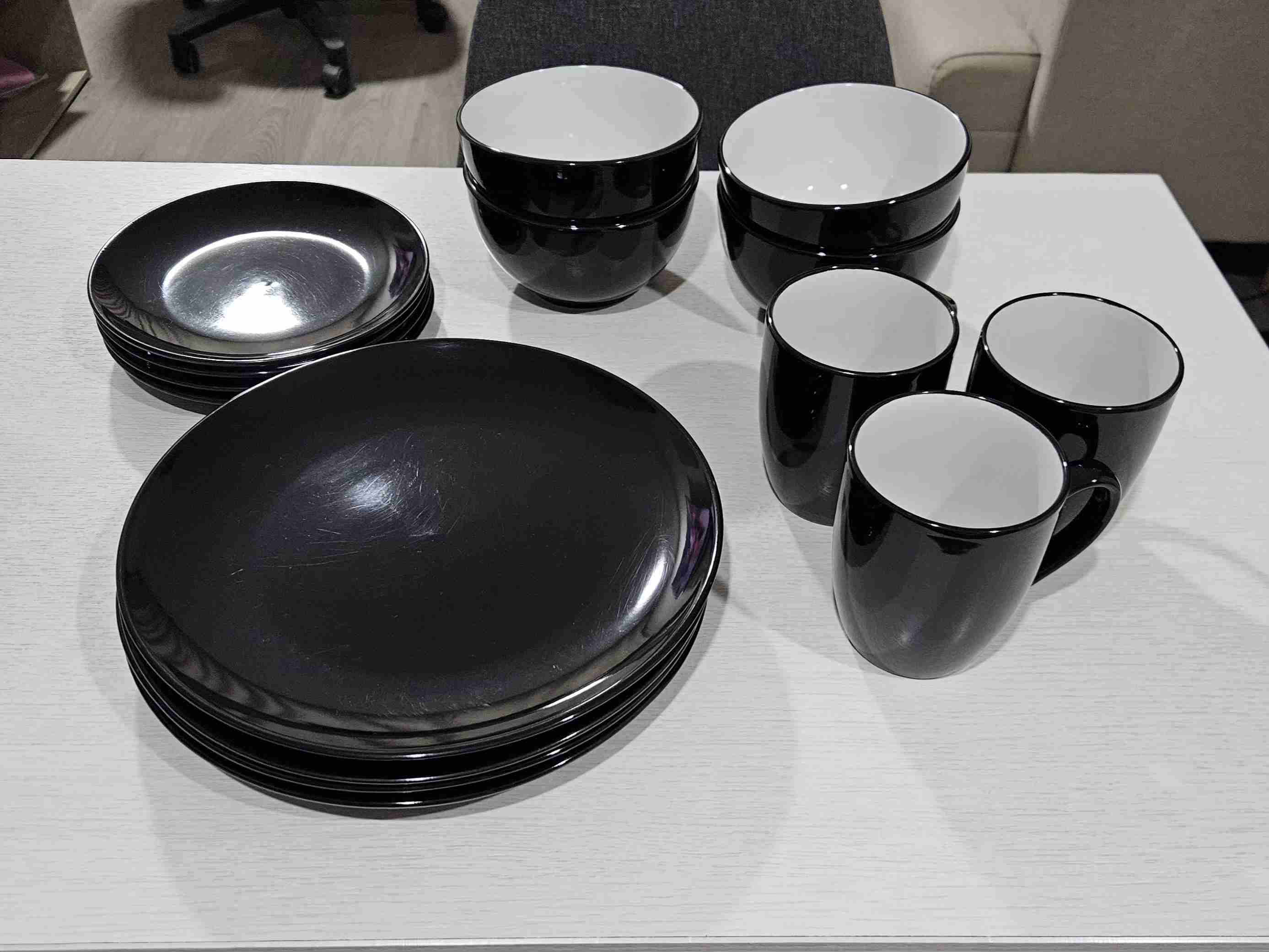 Vajilla negra moderna - miniatura 3