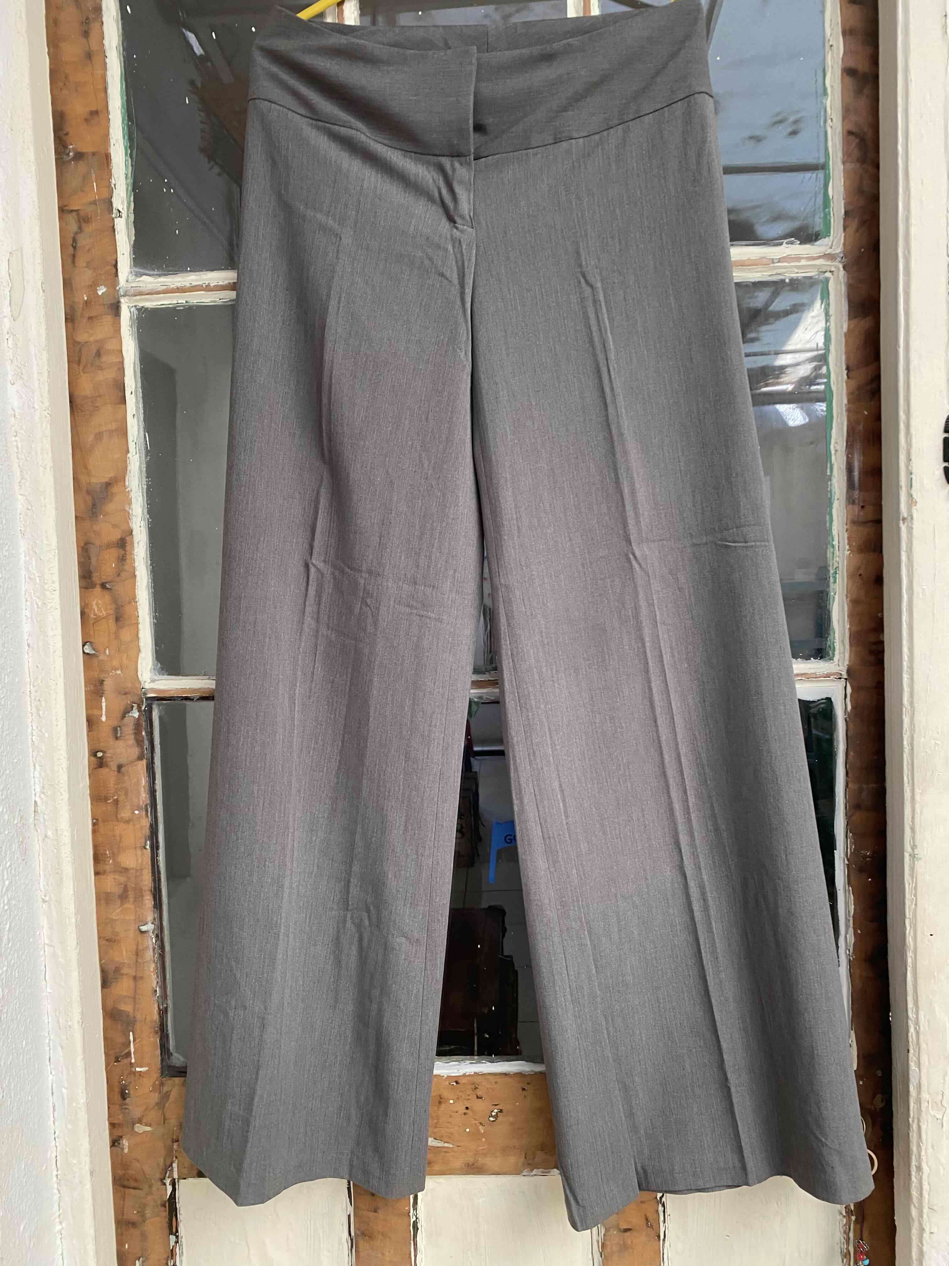 Pantalones grises de vestir