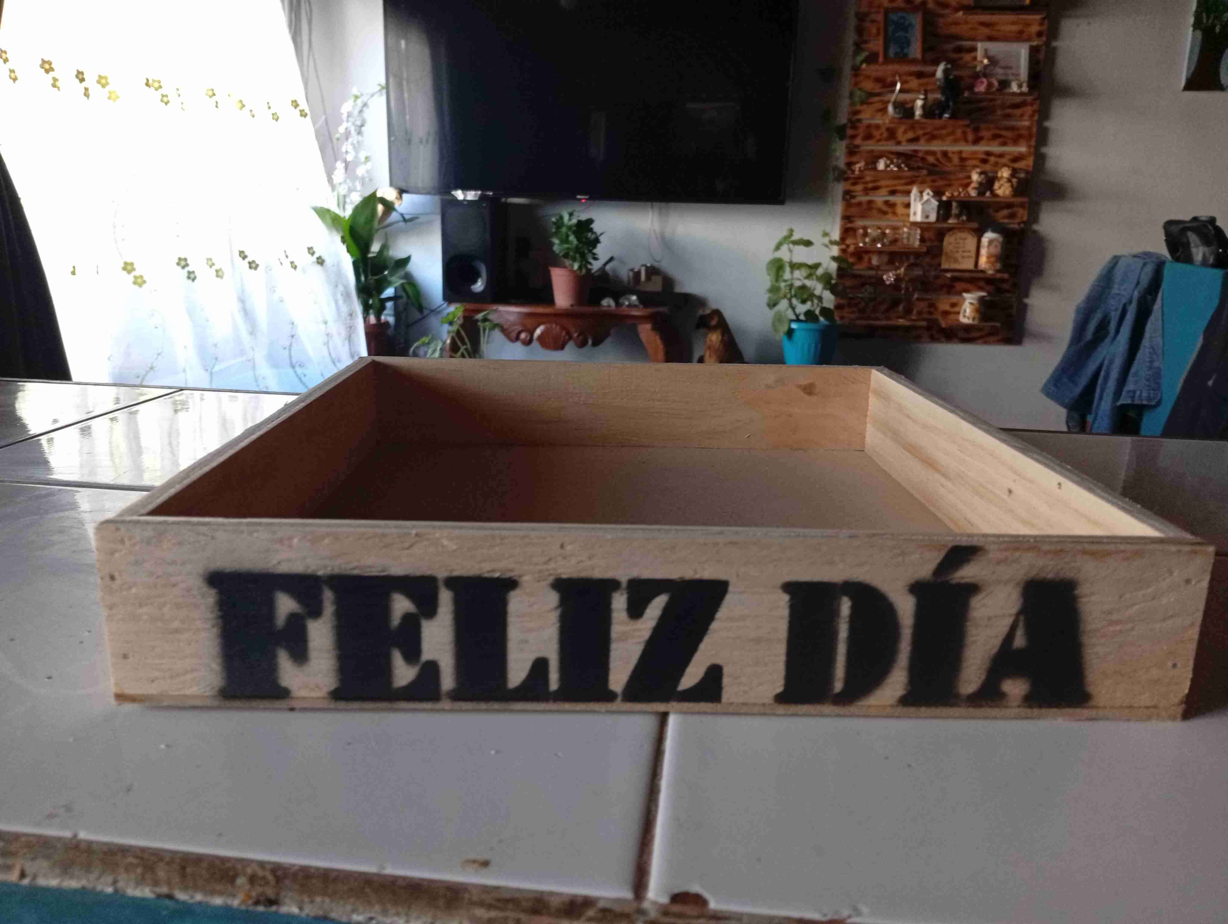 Caja decorativa de madera - miniatura 1