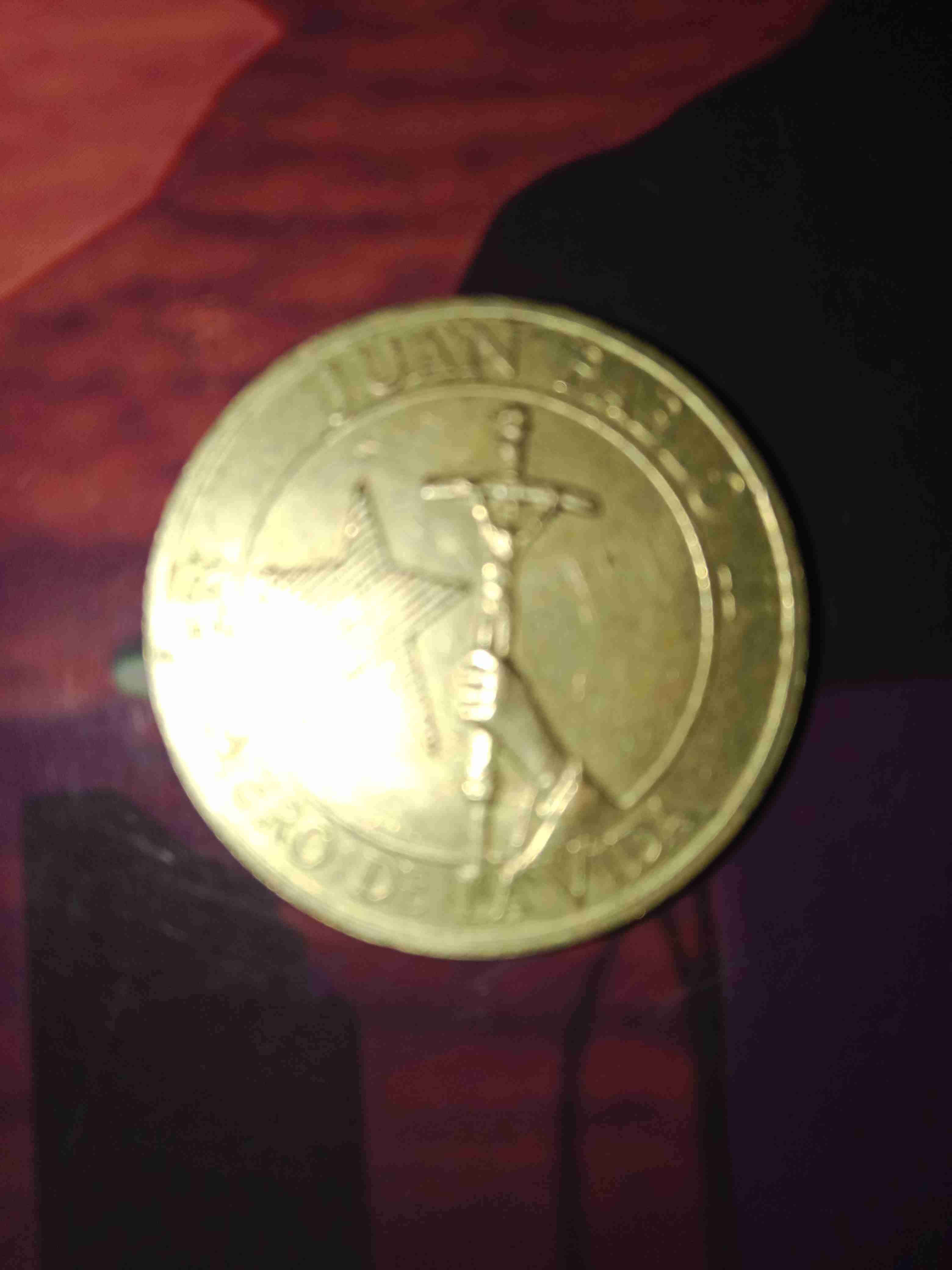 Moneda conmemorativa dorada - miniatura 2