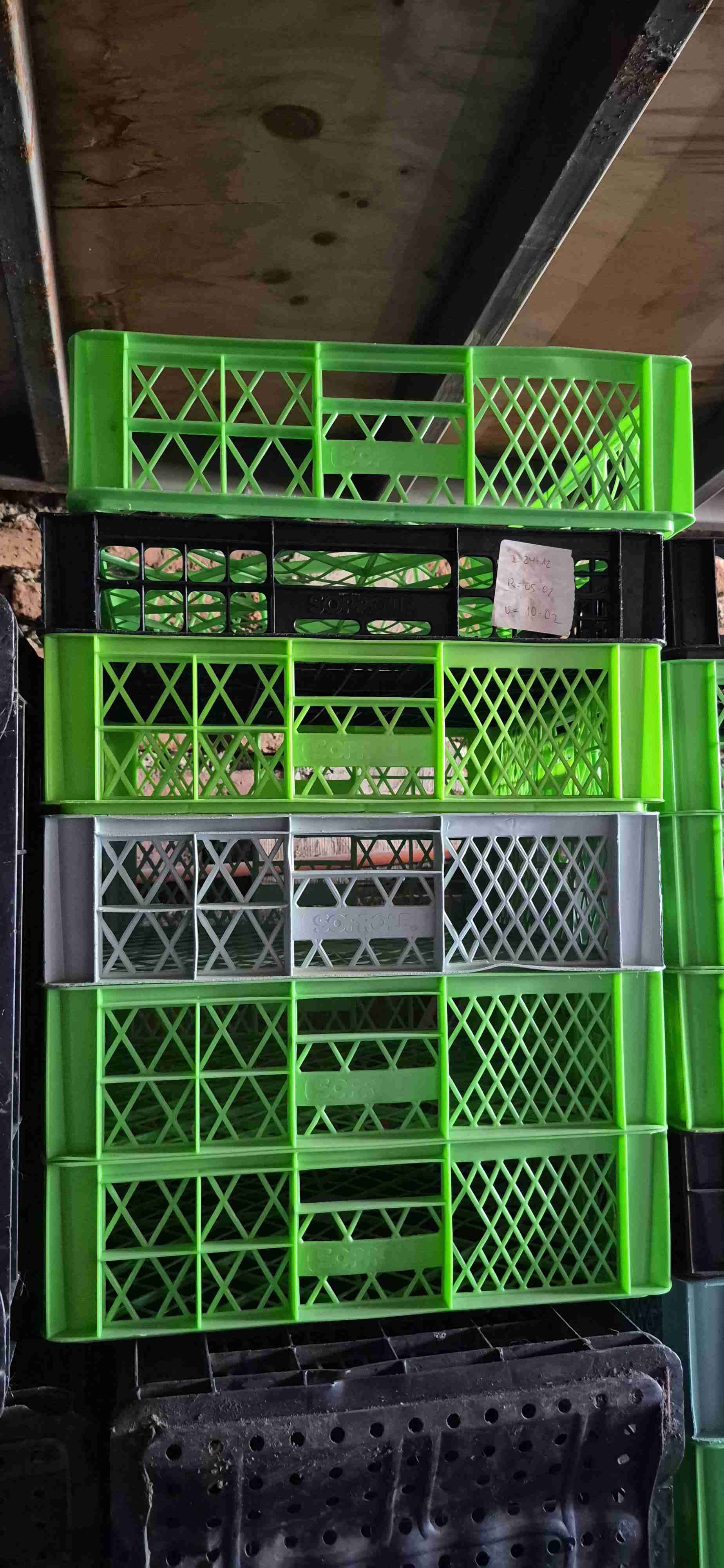 Cajas plásticas apilables