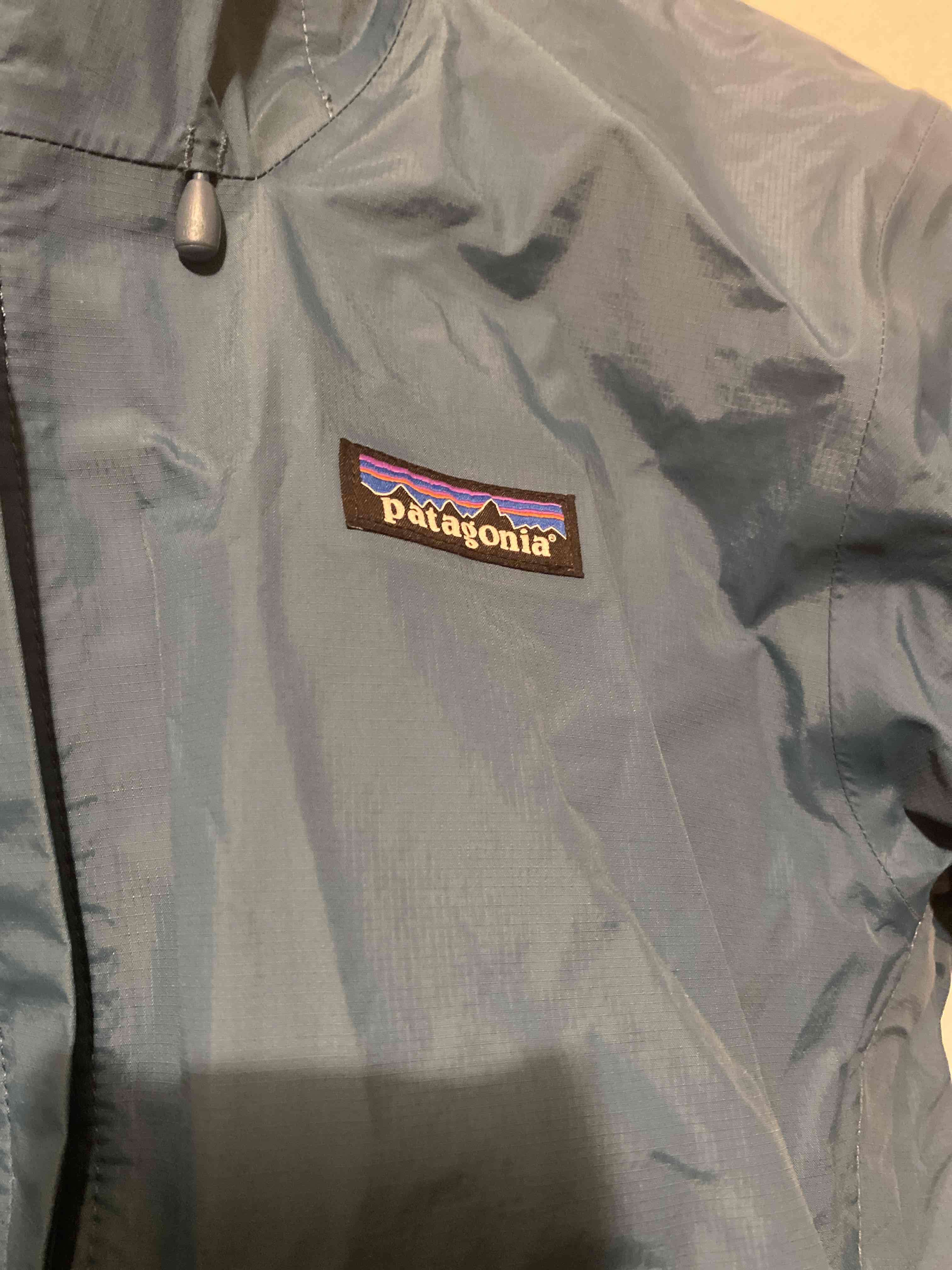 Cortaviendo o Chaqueta azul con capucha - miniatura 2