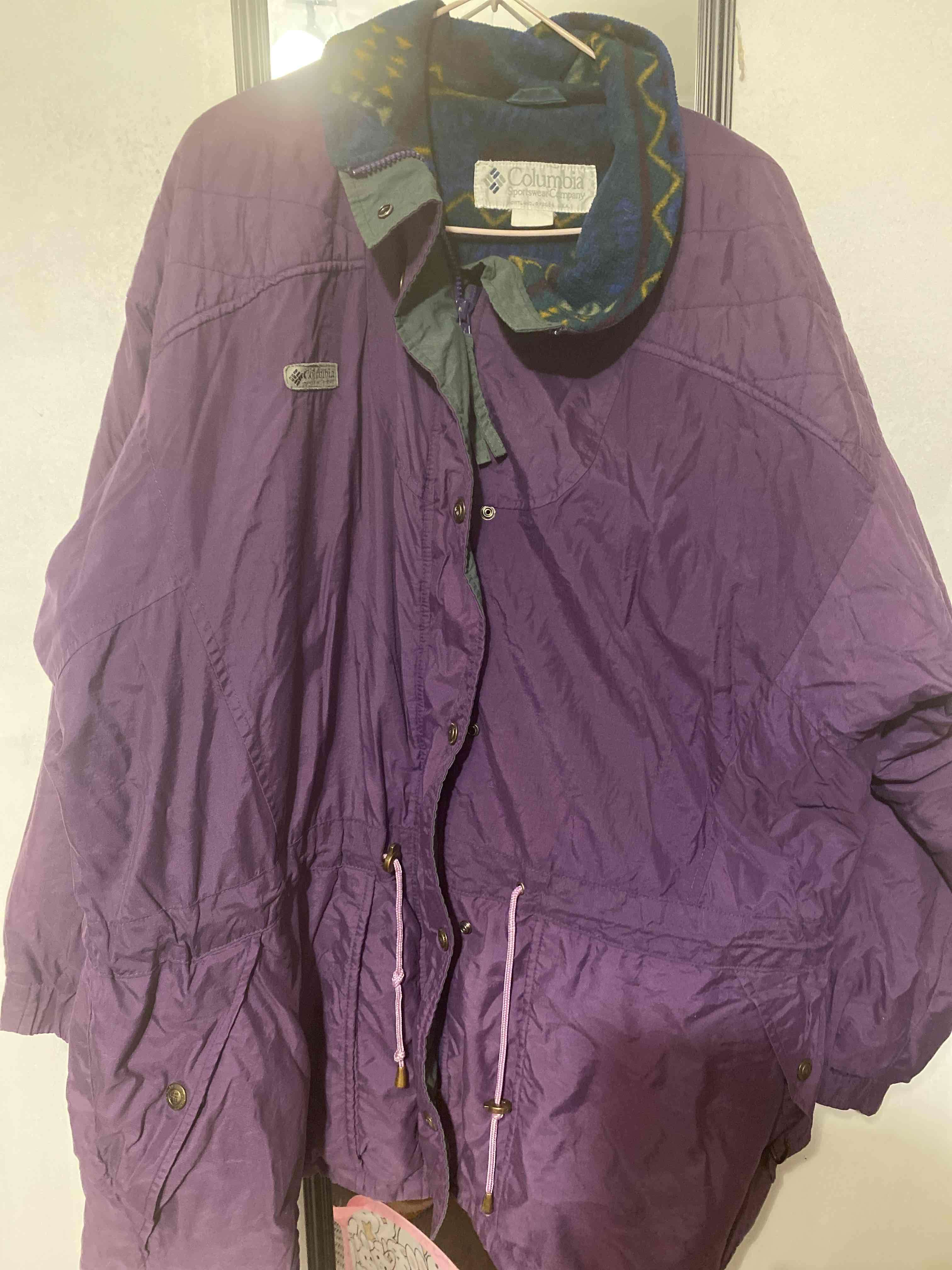 Chaqueta morada Columbia