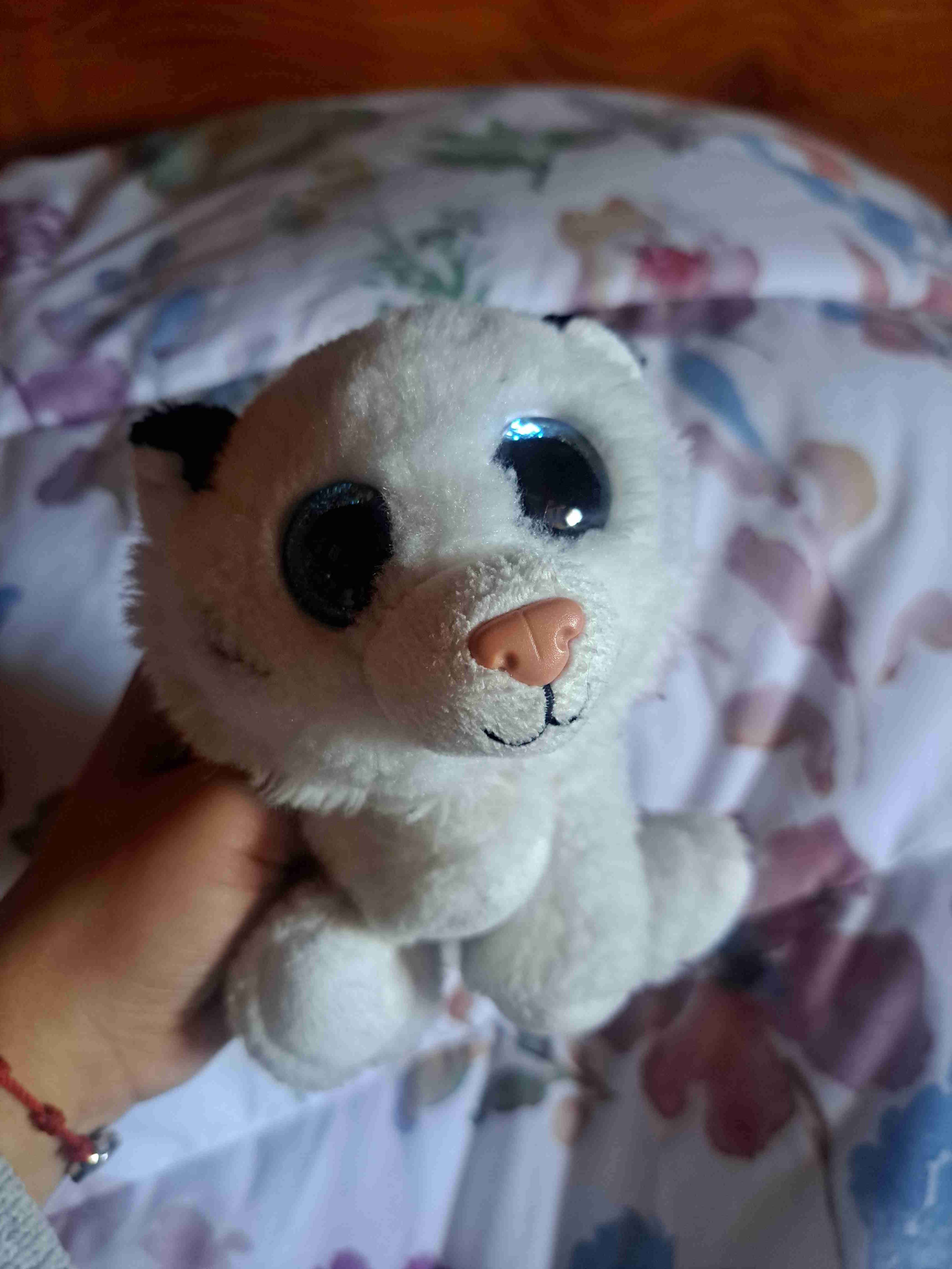 Peluche tigre blanco con ojos grandes