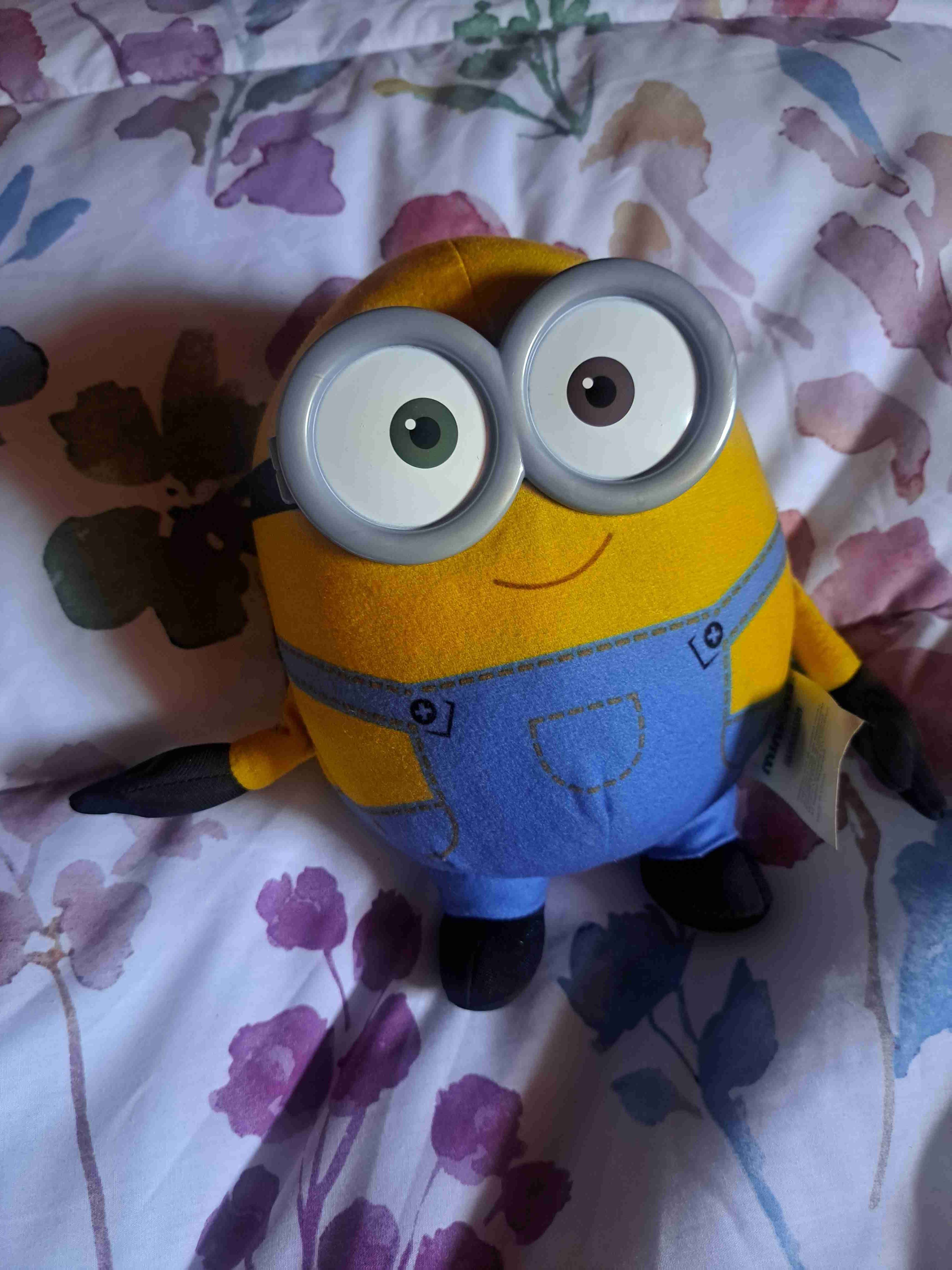 Peluche Minion amarillo y azul