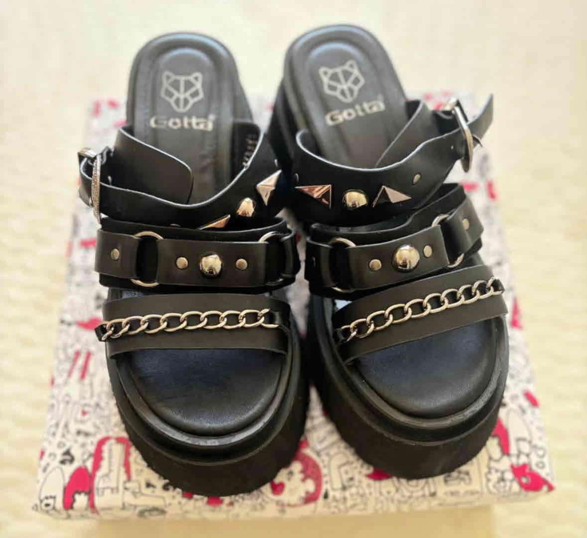 Sandalias negras gotta - miniatura 2