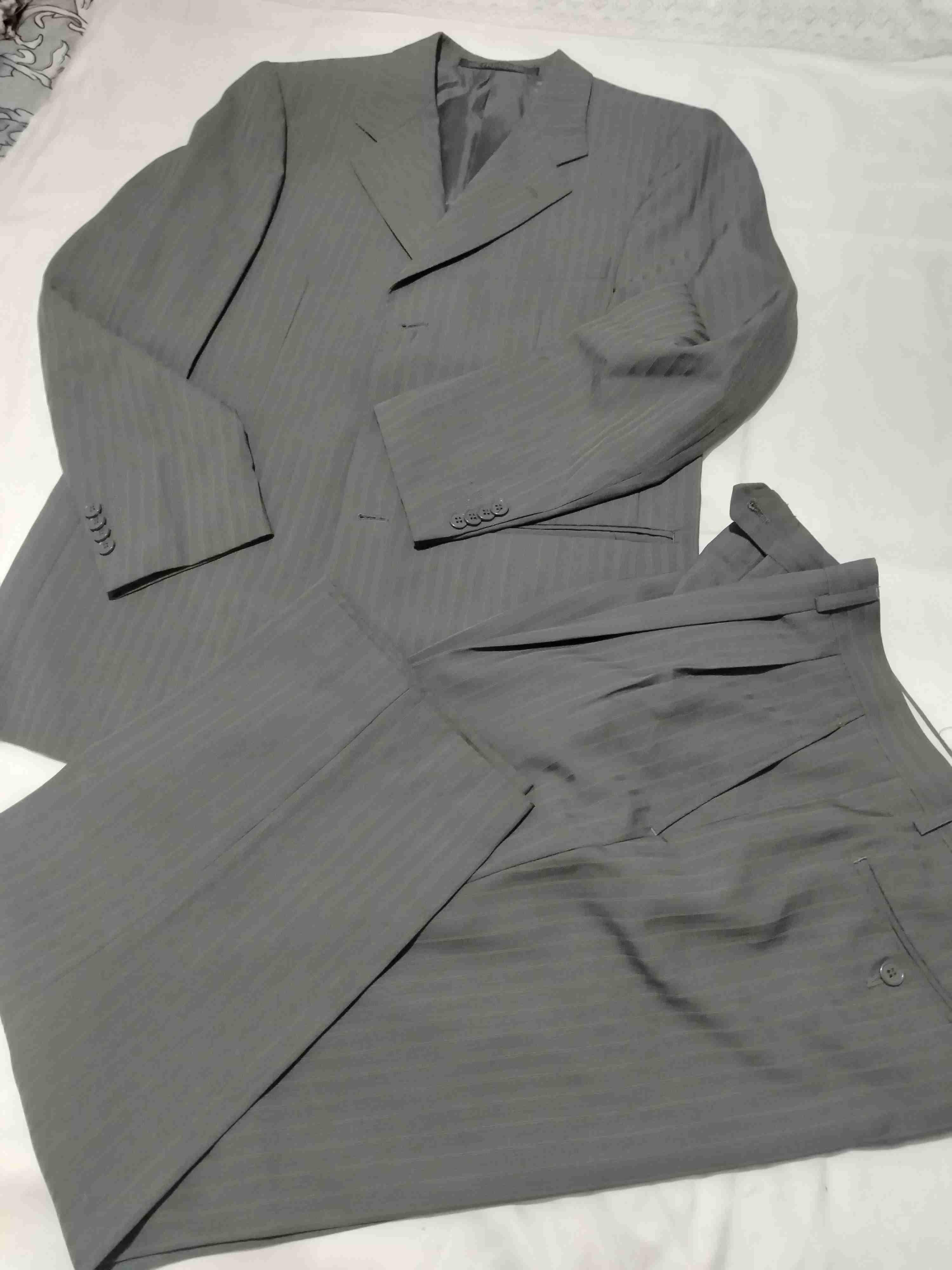 Traje formal gris a rayas - miniatura 1