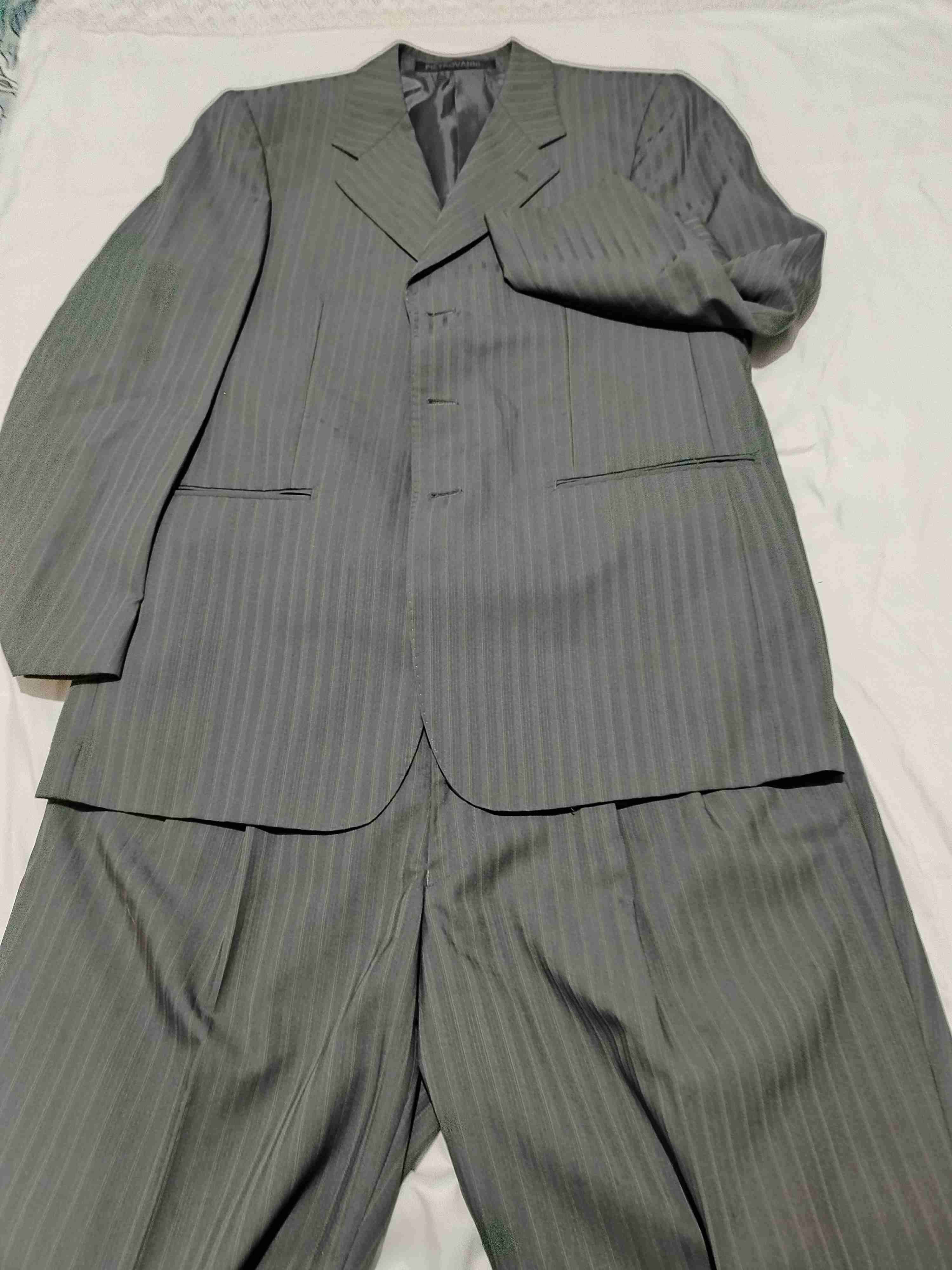 Traje formal gris a rayas - miniatura 2