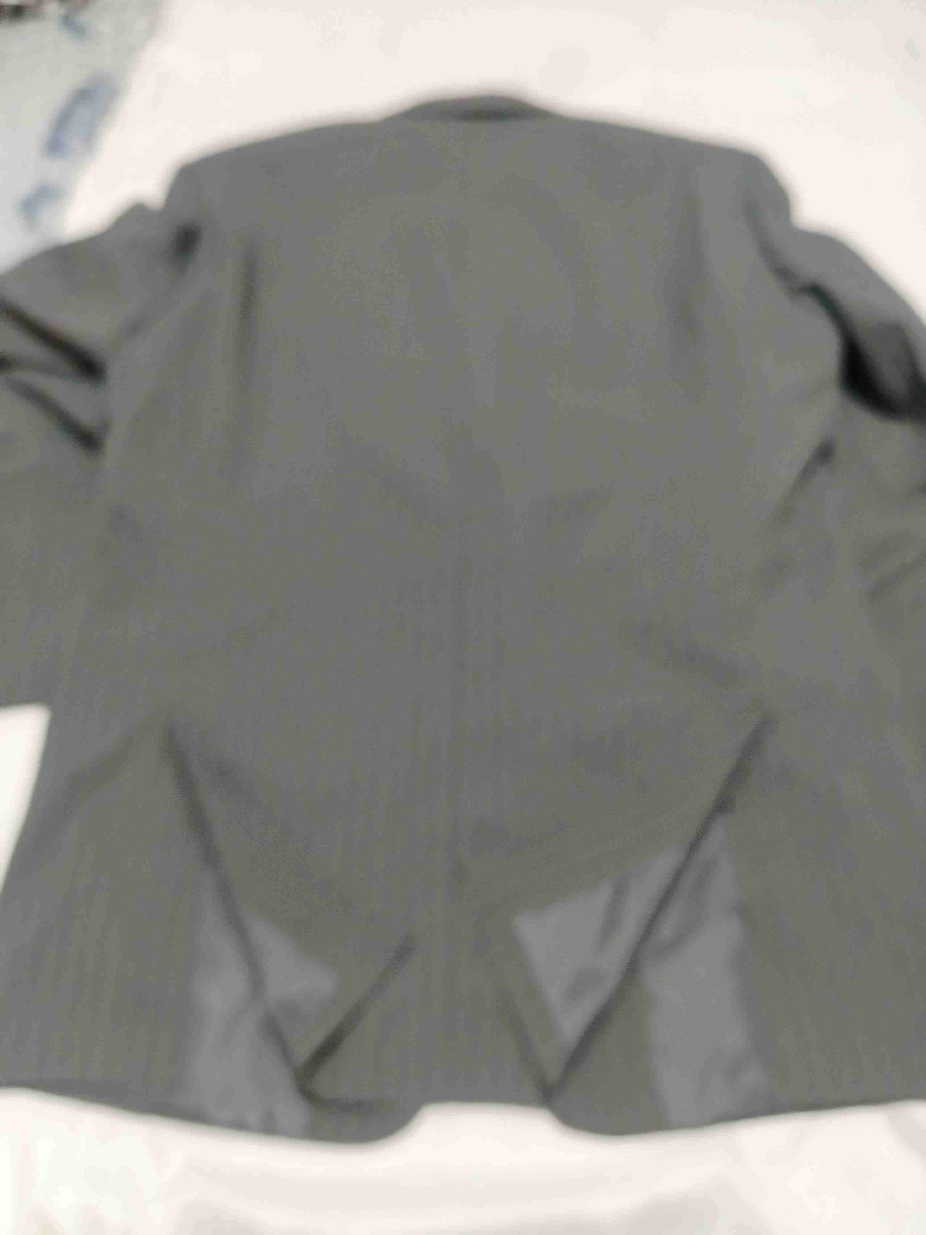 Traje formal gris a rayas - miniatura 4