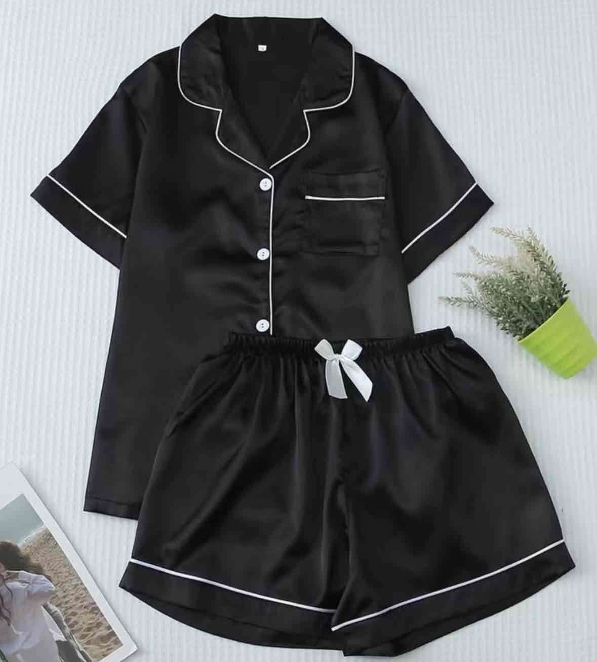 Pijama corto satinado negro - miniatura 1