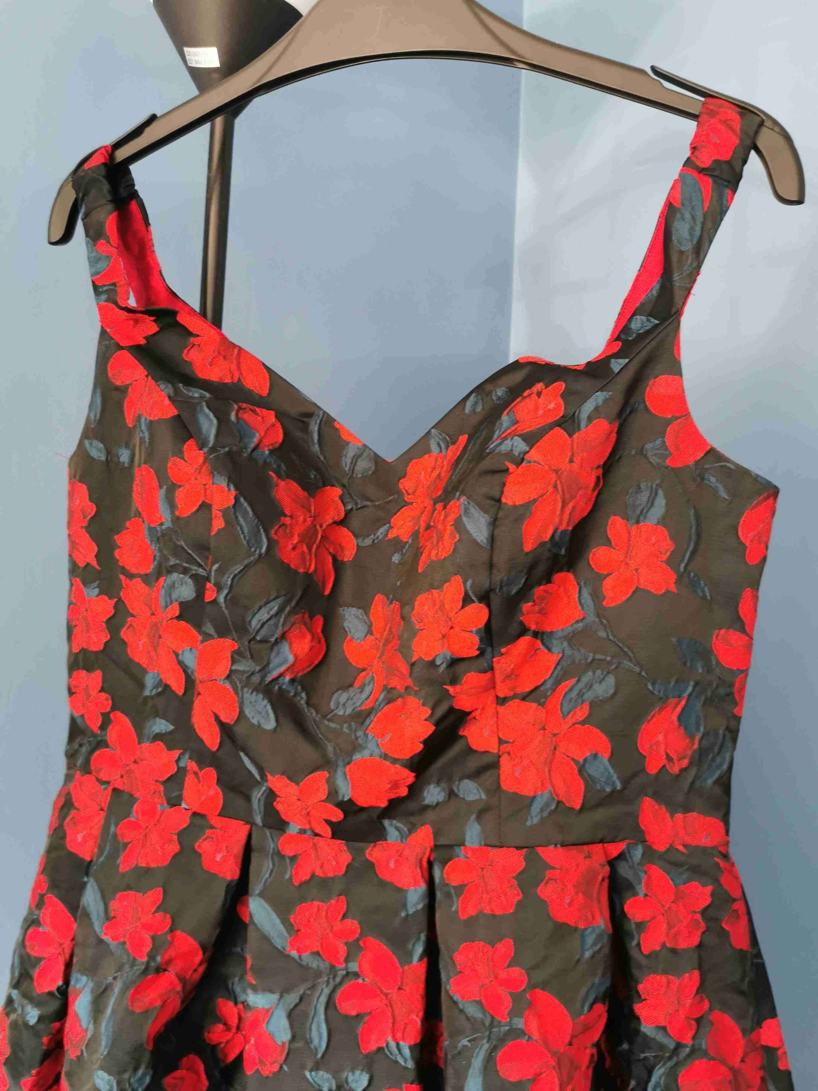 Vestido floral rojo y negro nuevo - 3