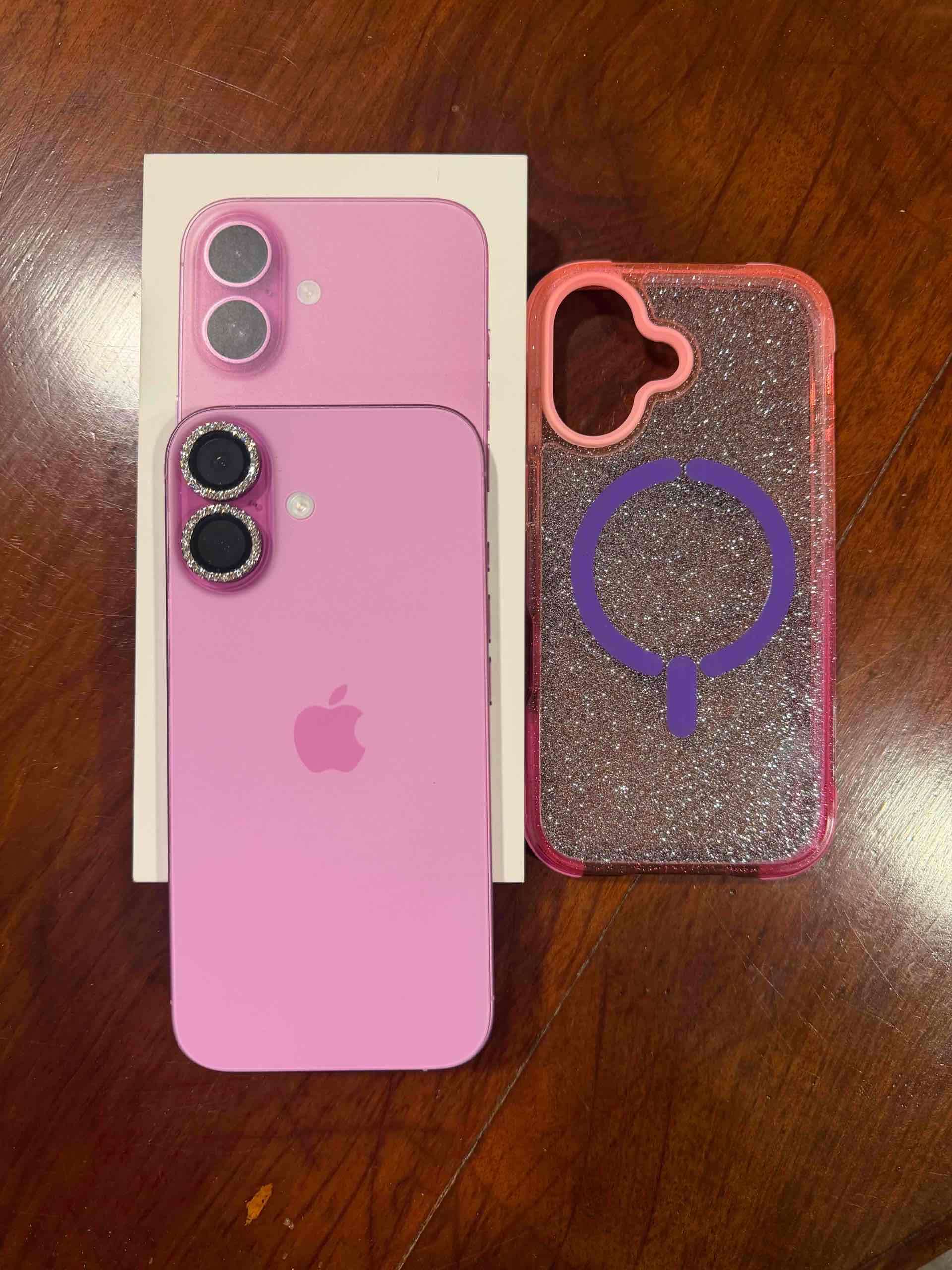 iPhone 16 color rosa - miniatura 3
