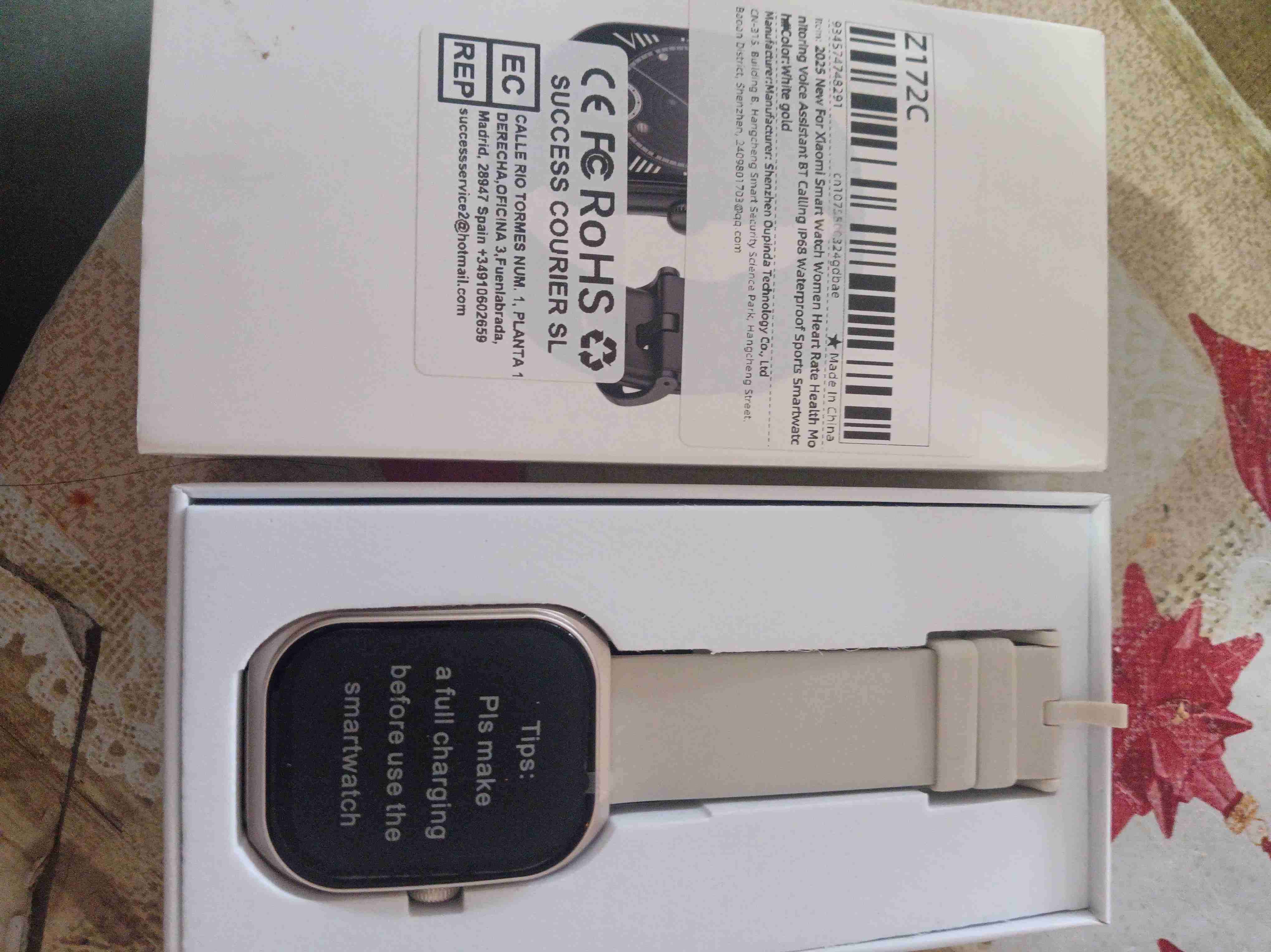 Smartwatch deportivo color plata