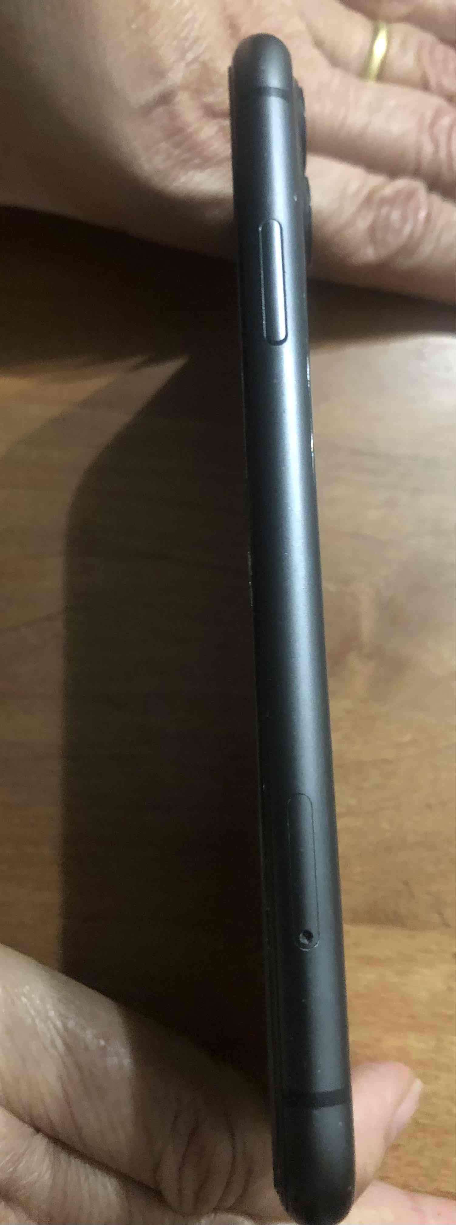 iPhone 11 color negro - miniatura 2