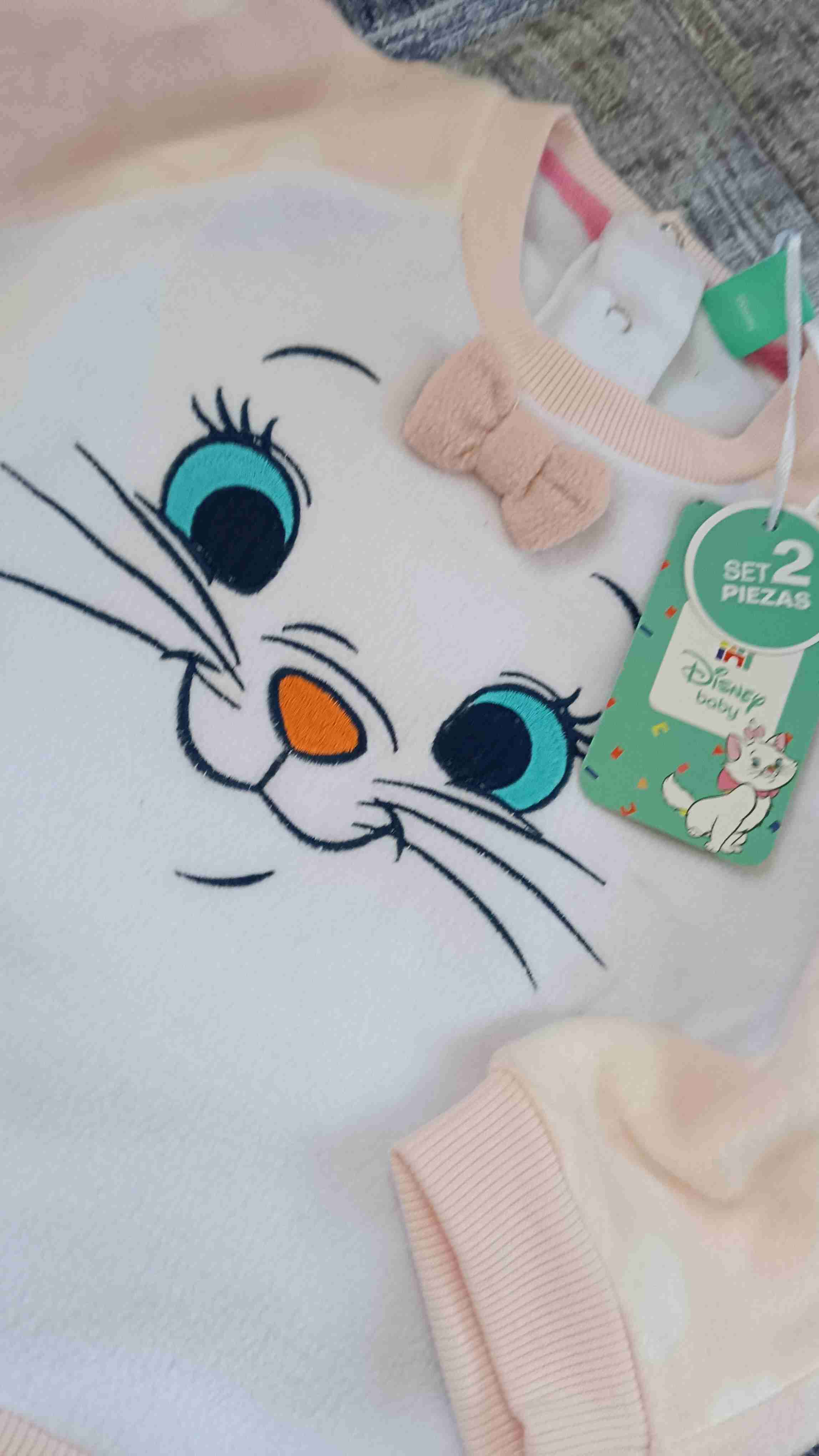 Pijama infantil con diseño de gato - miniatura 3
