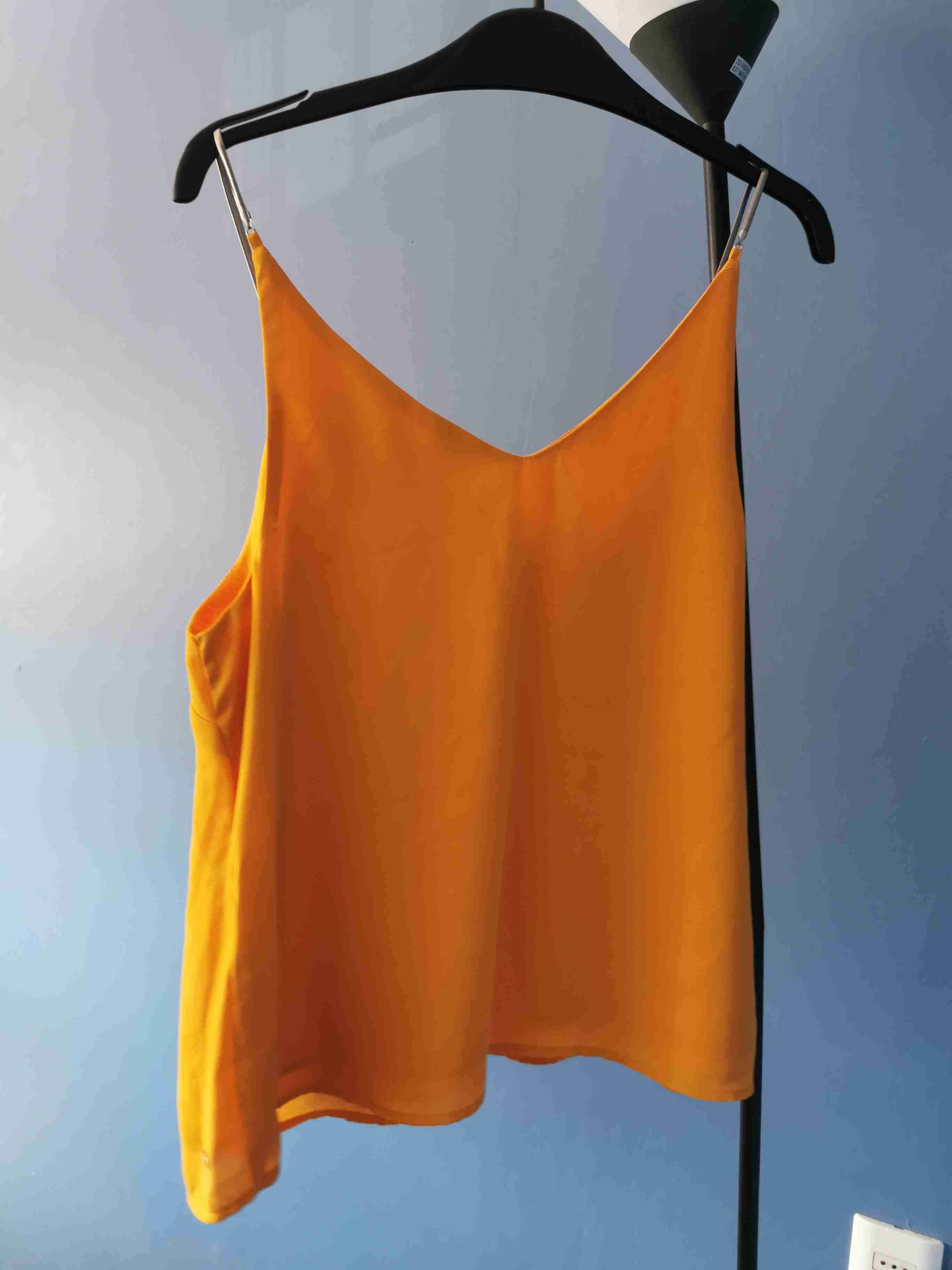 Polera sin mangas mostaza - miniatura 3