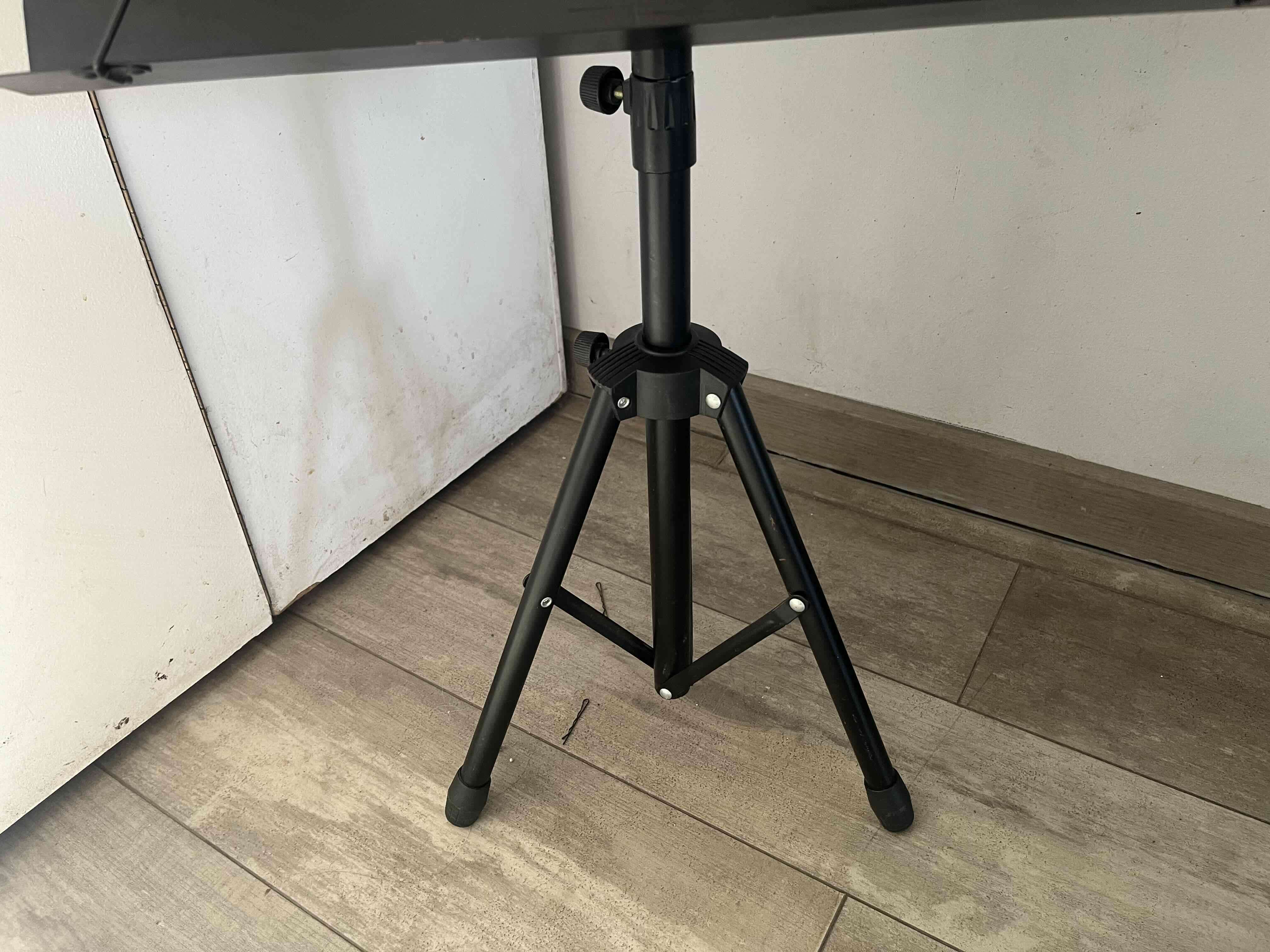 Trípode para equipos de cámara - 1