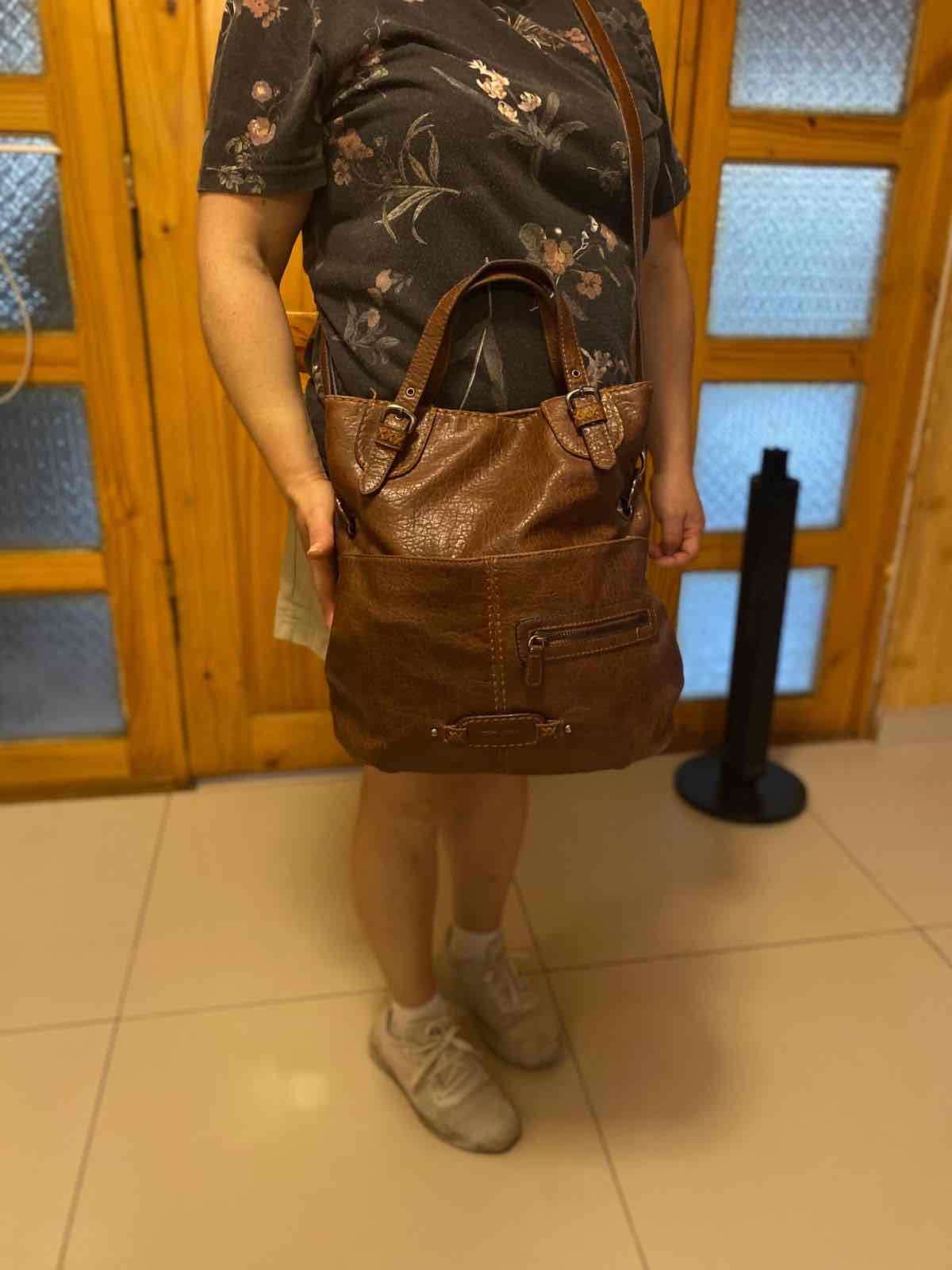 Bolso grande marrón con correas Nine west - 4