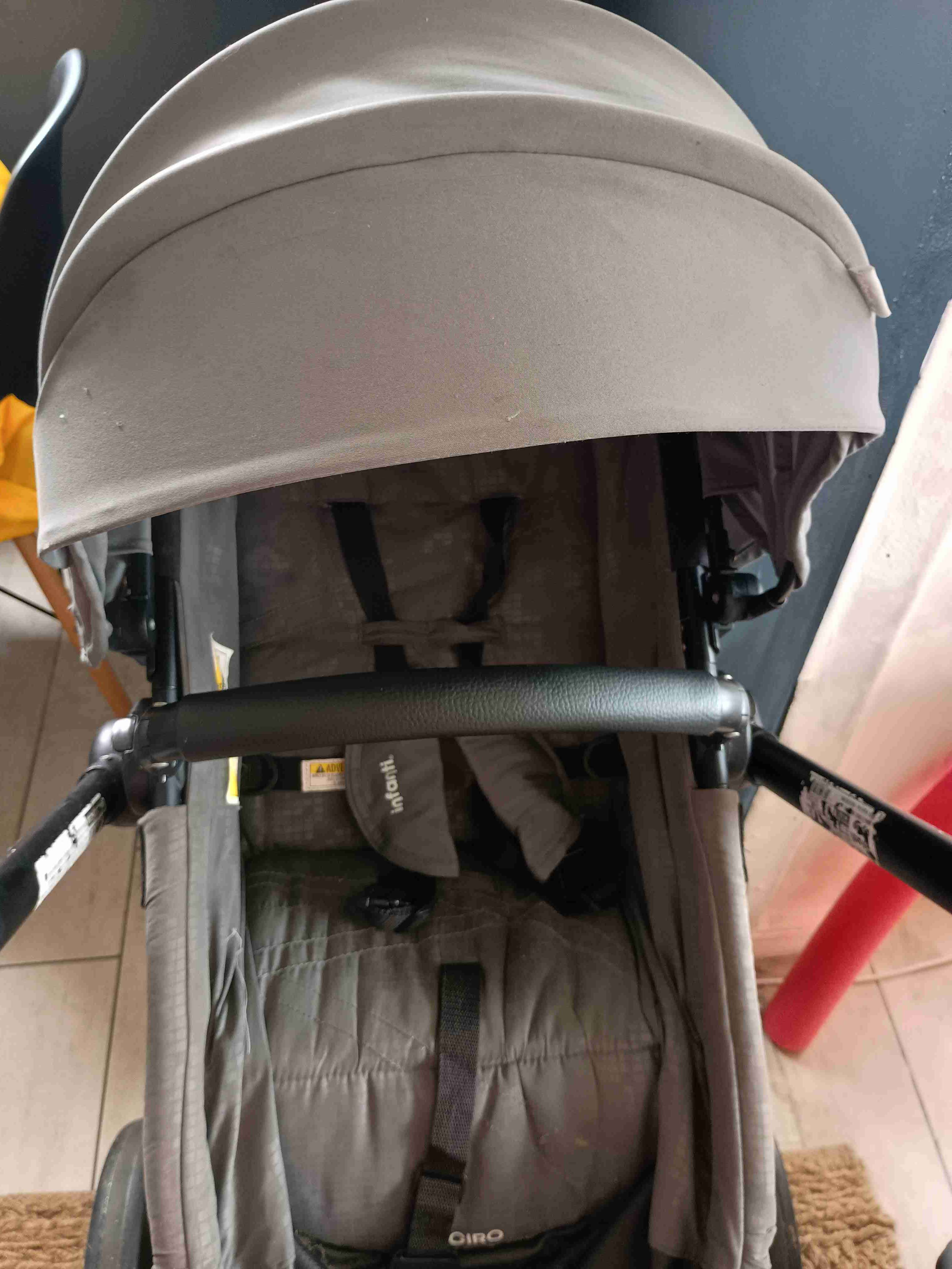 Coche de bebé gris - 2