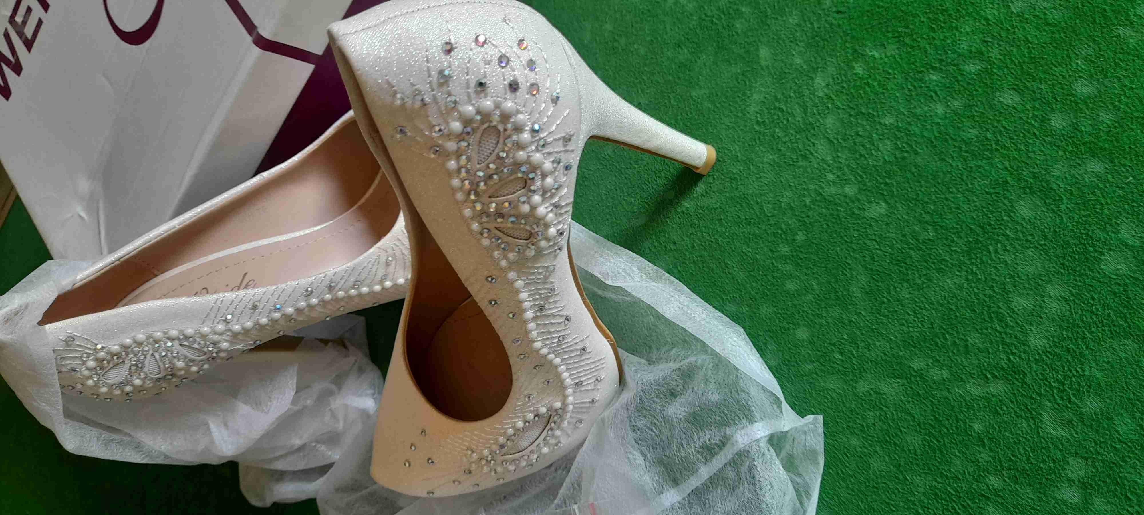 Zapatos de novia con perlas - miniatura 1