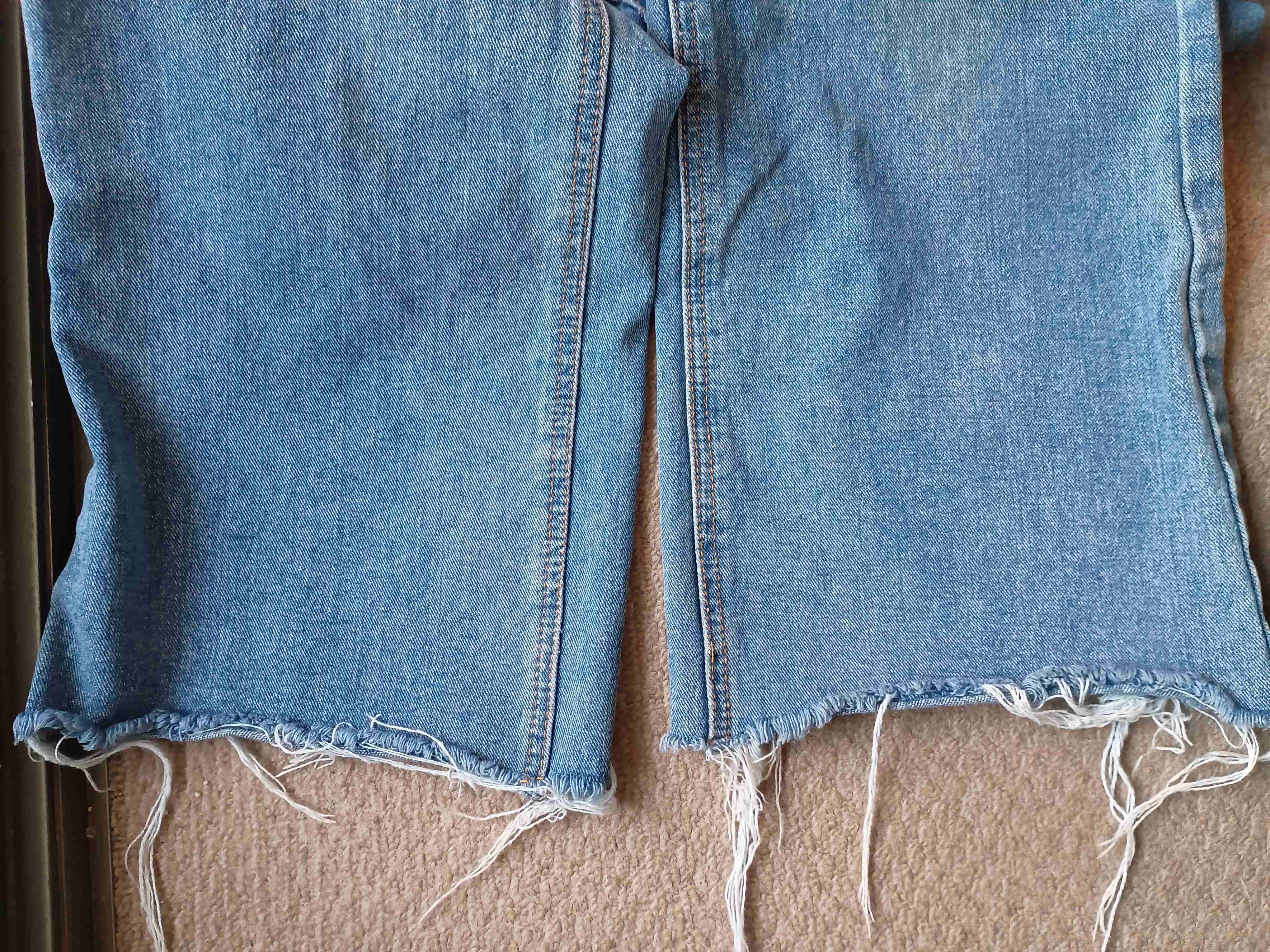 Jeans claros desgastados - miniatura 2