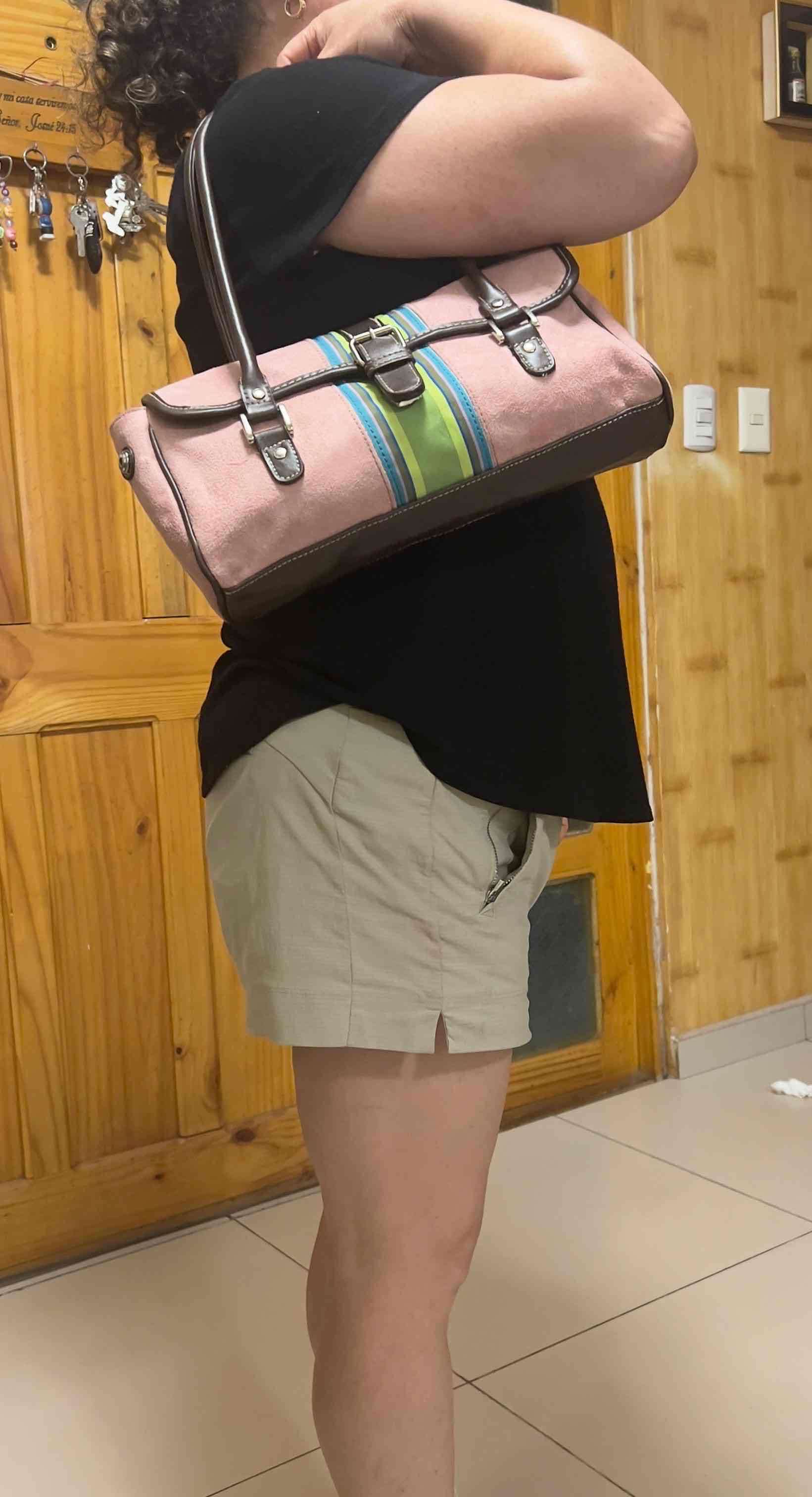 Cartera rosada marca thomy  con diseño rayado - miniatura 2