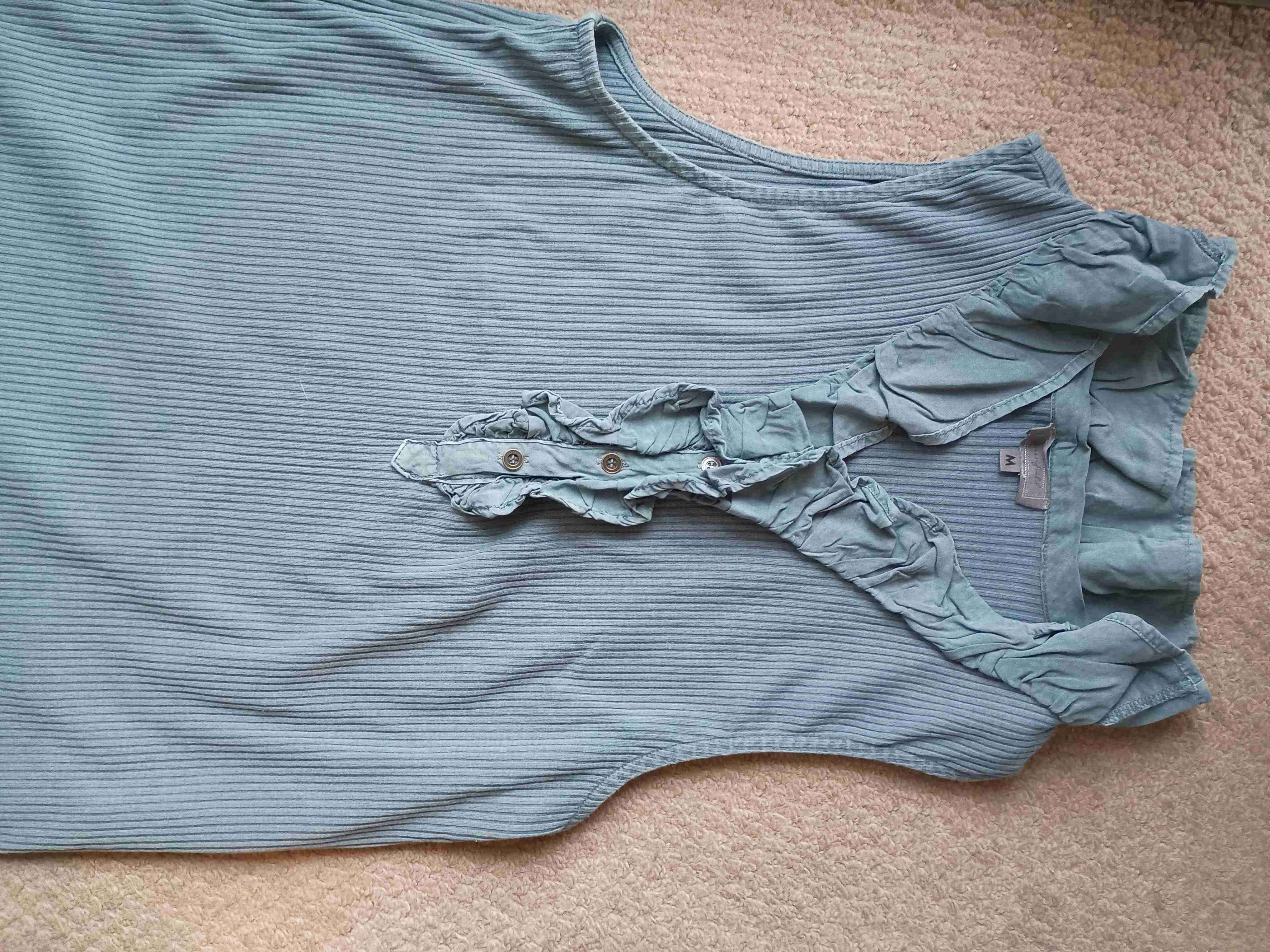 Polera negro con volantes - miniatura 2