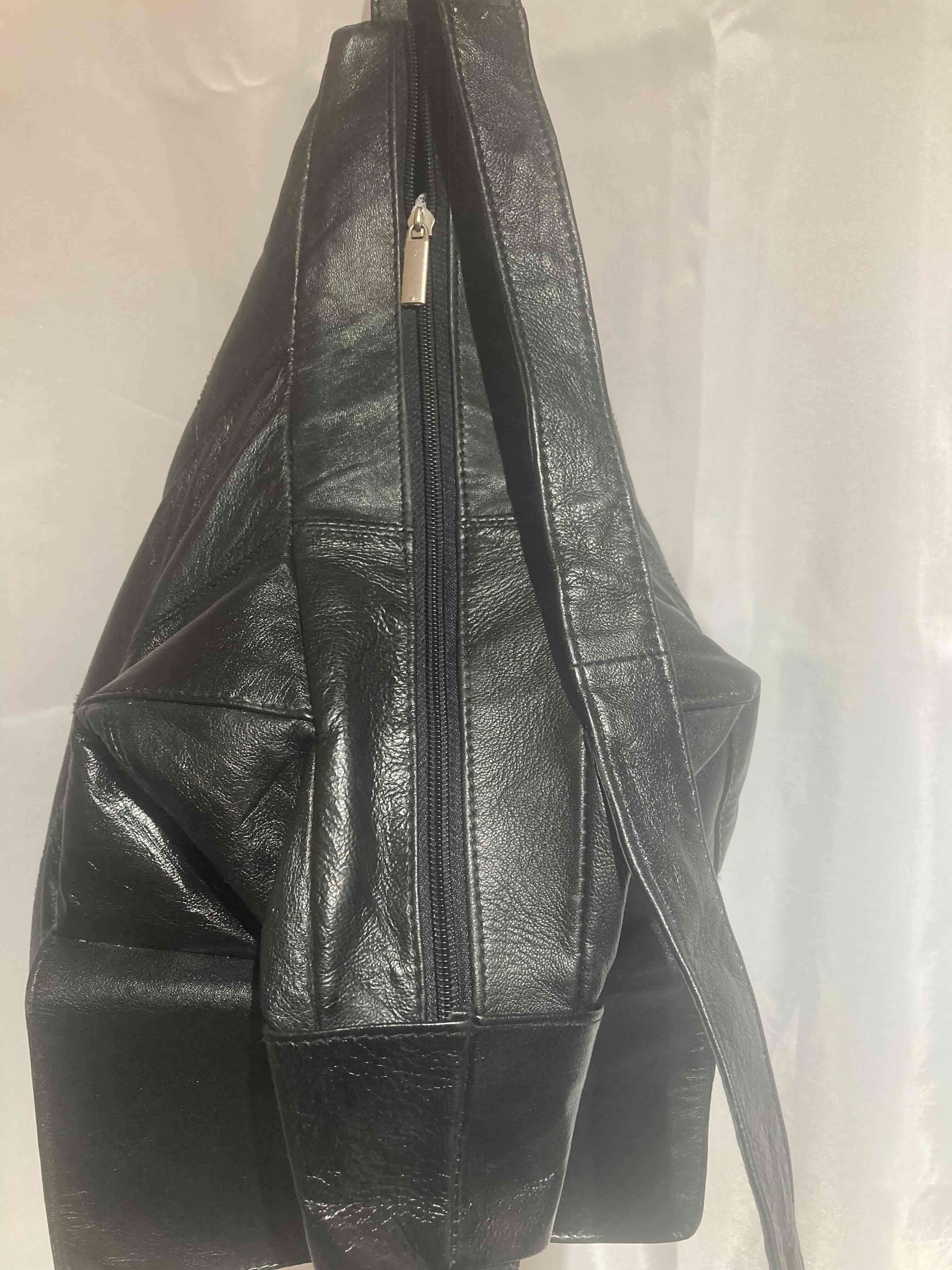 Bolso negro de cuero - miniatura 1