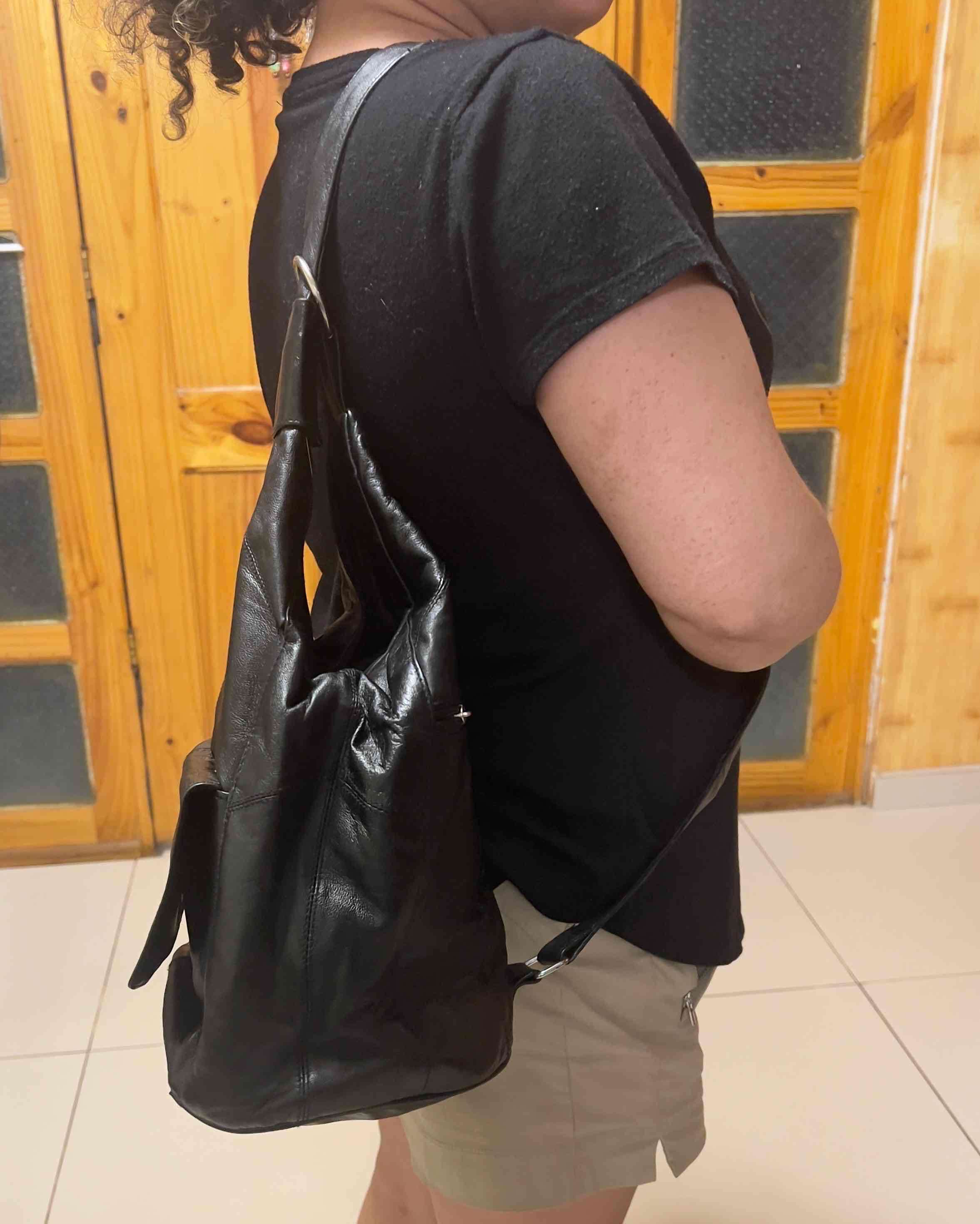 Bolso negro de cuero - miniatura 3