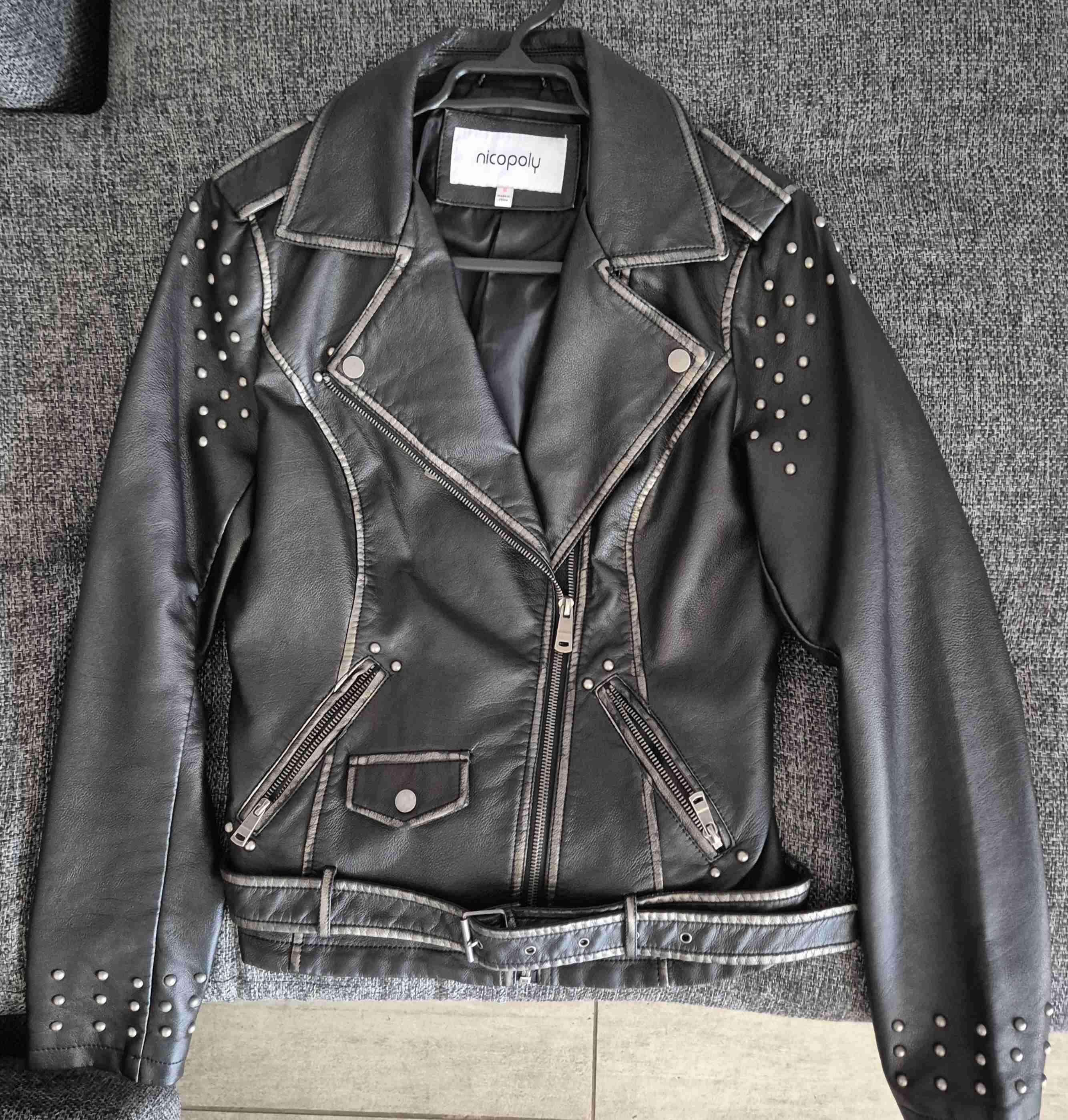 Chaqueta biker negra con tachas - miniatura 1