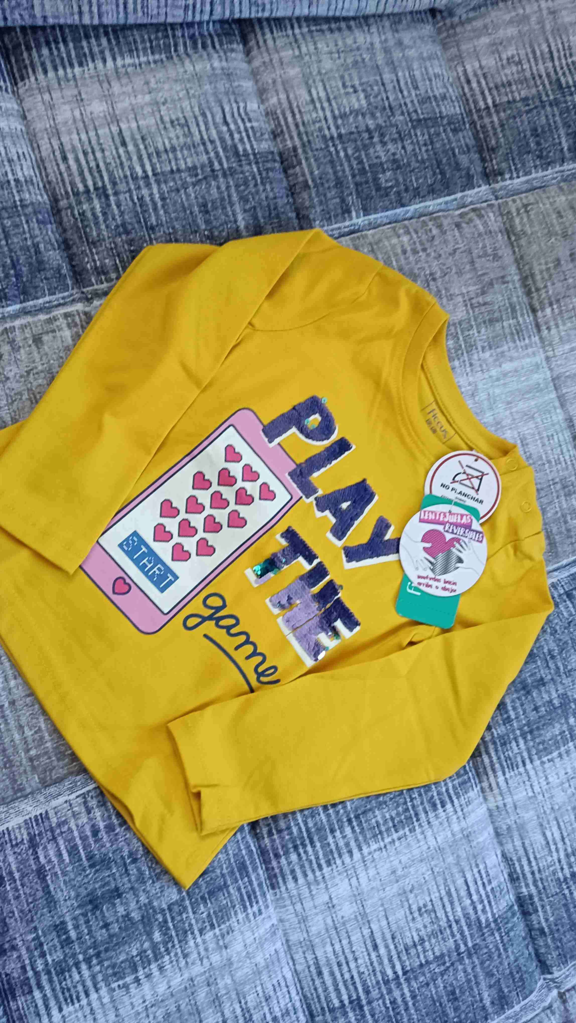 Polera amarilla con estampado - miniatura 1